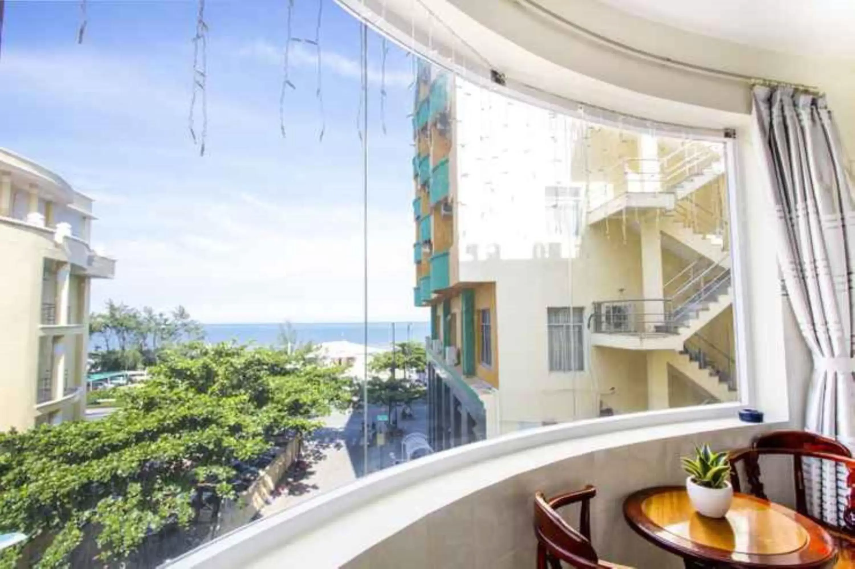 Quadruple Room with Sea View in Hoang Phat Hotel Quadruple Room with Sea View in Hoang Phat Hotel