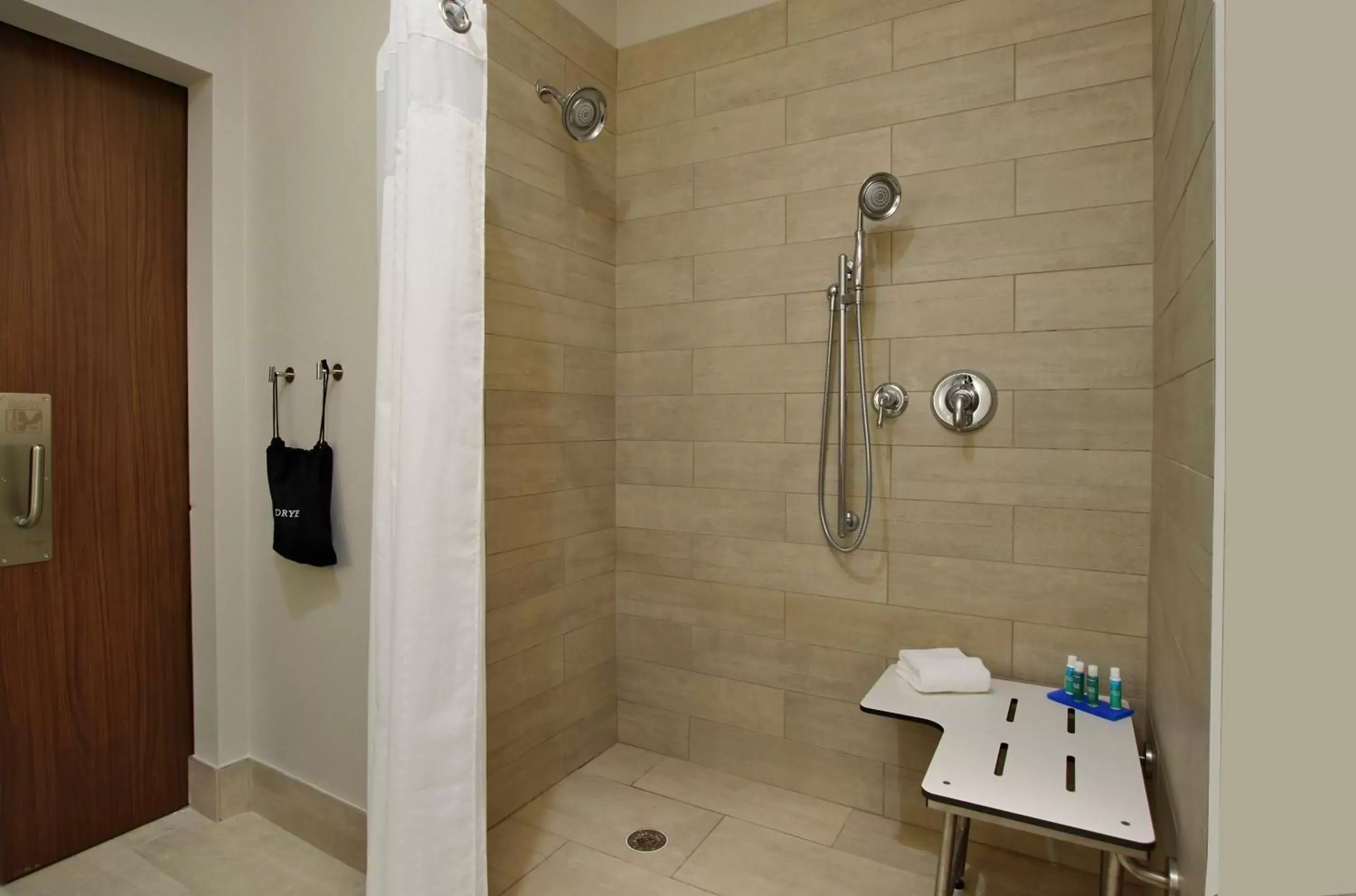 Standard King Room with Roll-In Shower - Mobility Access in Holiday Inn Express & Suites - Brookshire - Katy Freeway by IHG Standard King Room with Roll-In Shower - Mobility Access in Holiday Inn Express & Suites - Brookshire - Katy Freeway by IHG