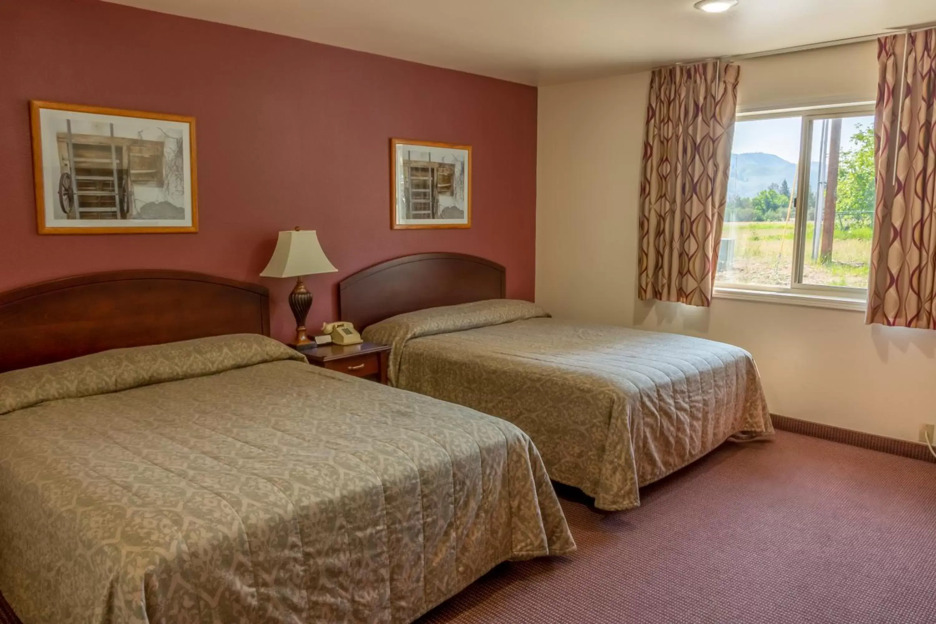 Classic Room with Two Queen Beds - Pet Friendly in AbbyCreek Inn Classic Room with Two Queen Beds - Pet Friendly in AbbyCreek Inn