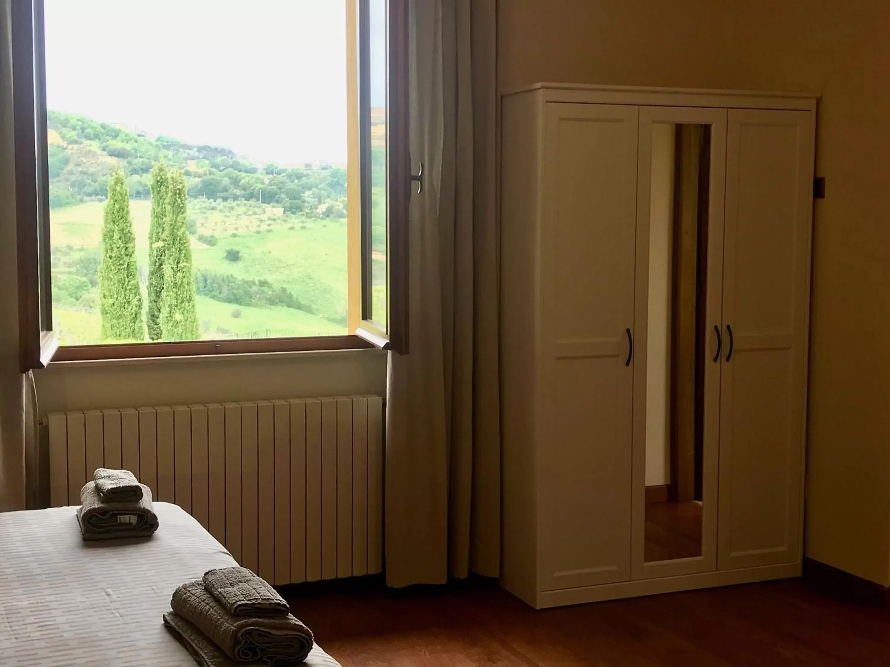 Deluxe Double Room with Bath in The Grapevine by MANVI Deluxe Double Room with Bath in The Grapevine by MANVI