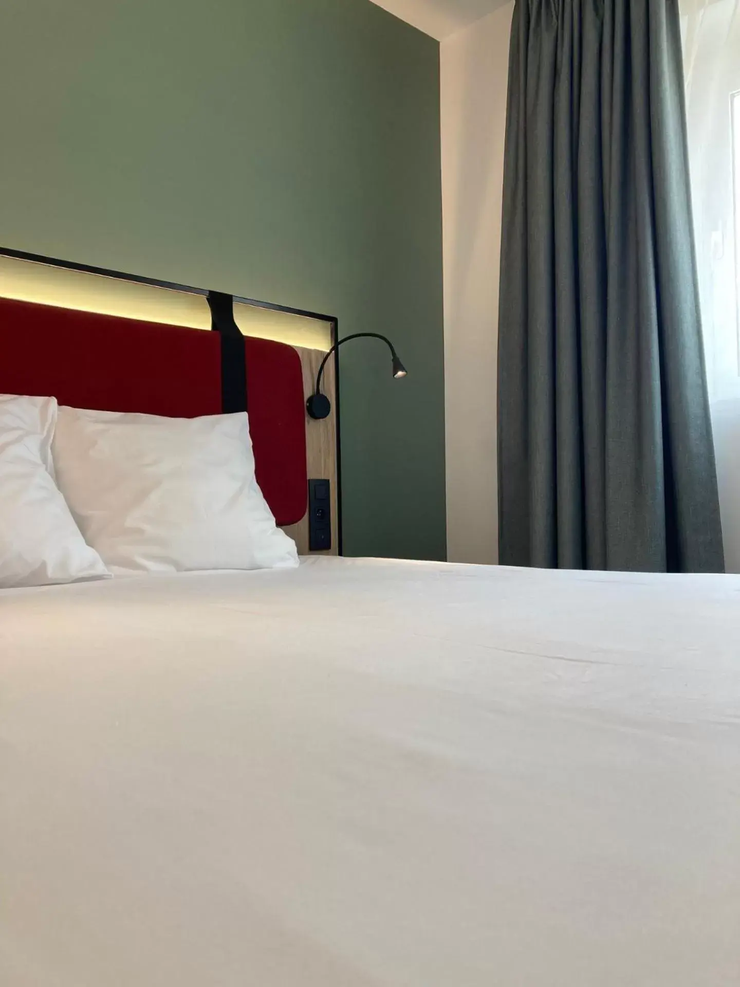Double Room with Two Double Beds in Campanile Perpignan Nord - Aéroport Double Room with Two Double Beds in Campanile Perpignan Nord - Aéroport