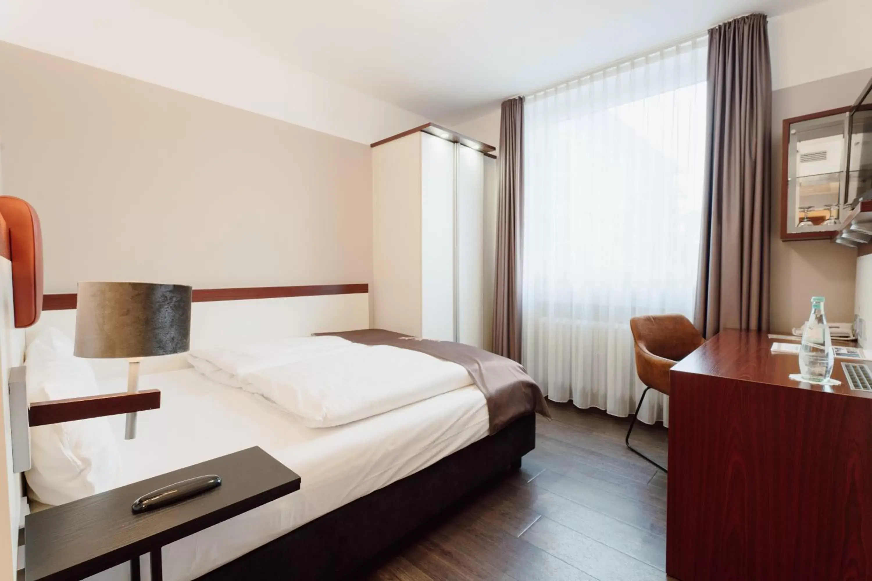 Standard Double Room in Hotel Kaiserhof Standard Double Room in Hotel Kaiserhof