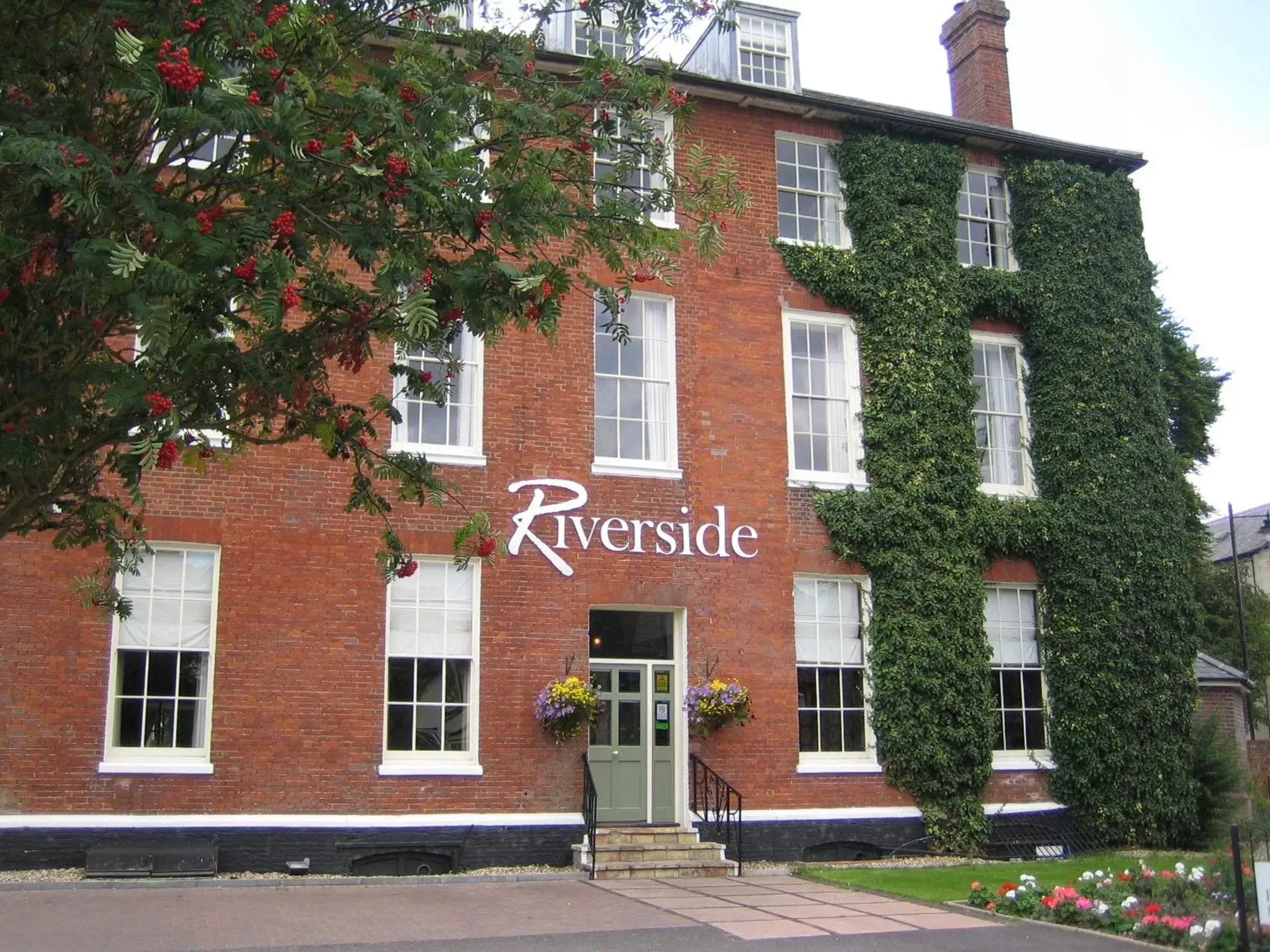 The Riverside House Hotel The Riverside House Hotel