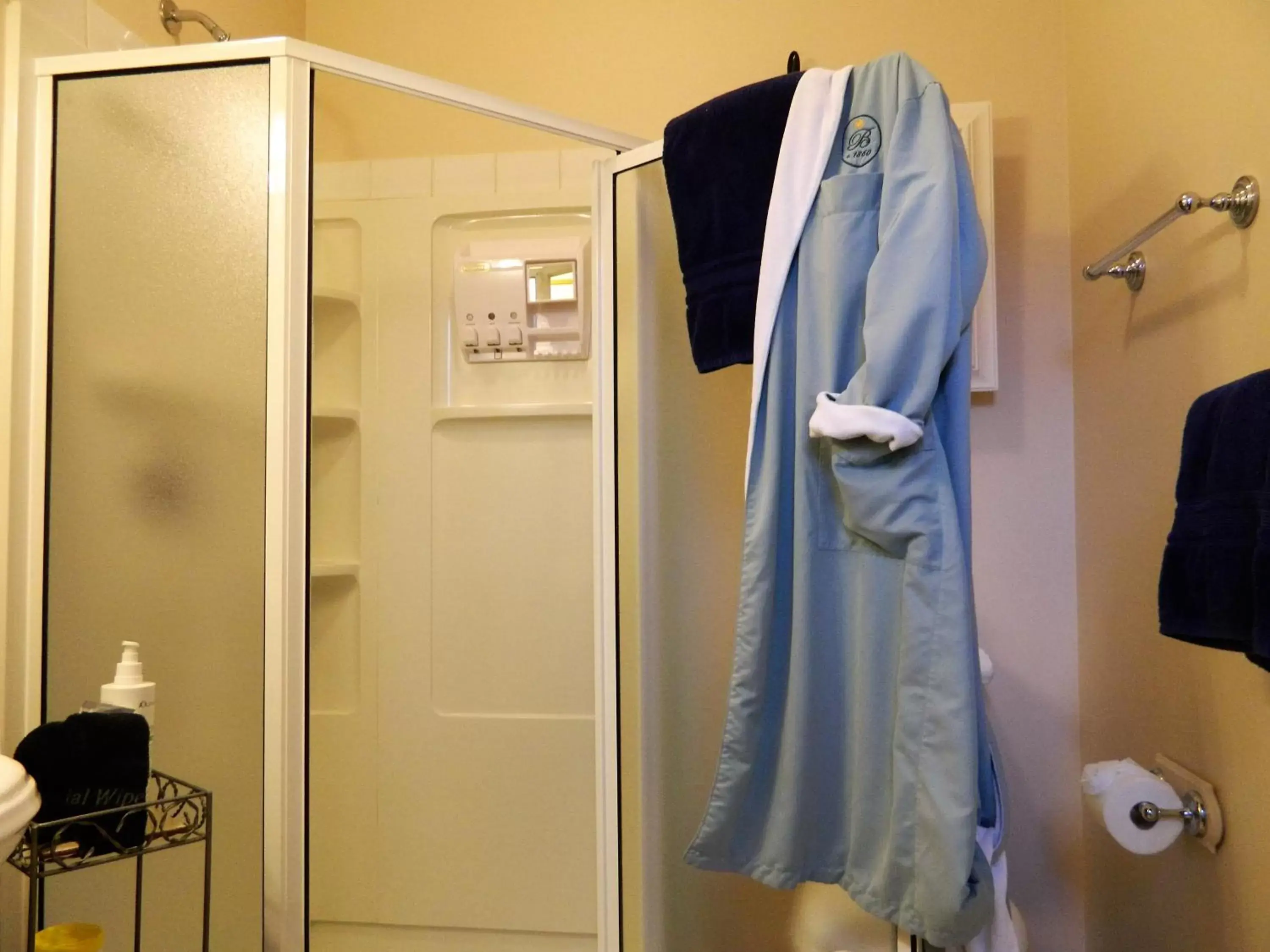 Double or Twin Room in EJ Bowman House Bed & Breakfast Double or Twin Room in EJ Bowman House Bed & Breakfast