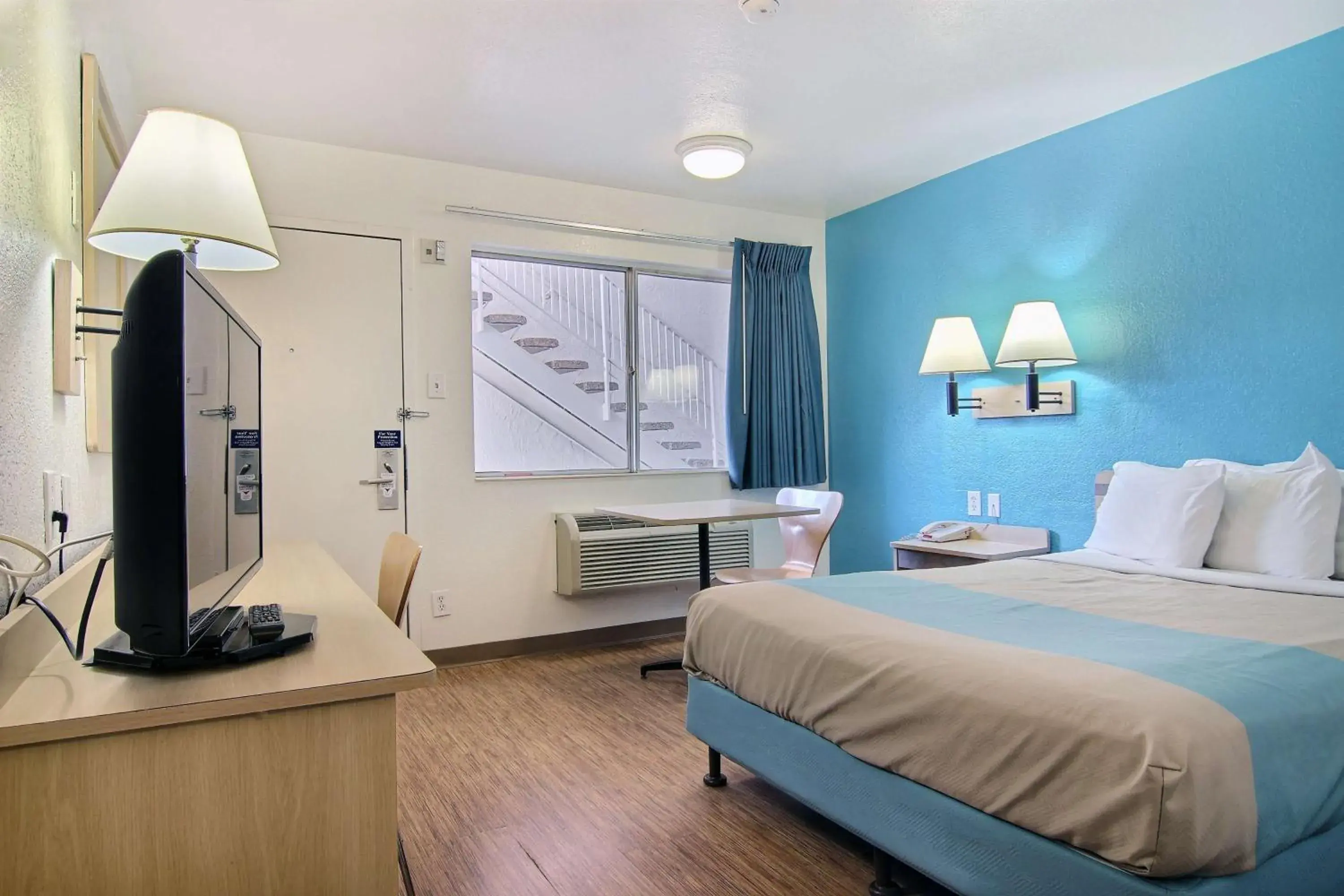 Queen Room in Motel 6-Lubbock, TX Queen Room in Motel 6-Lubbock, TX