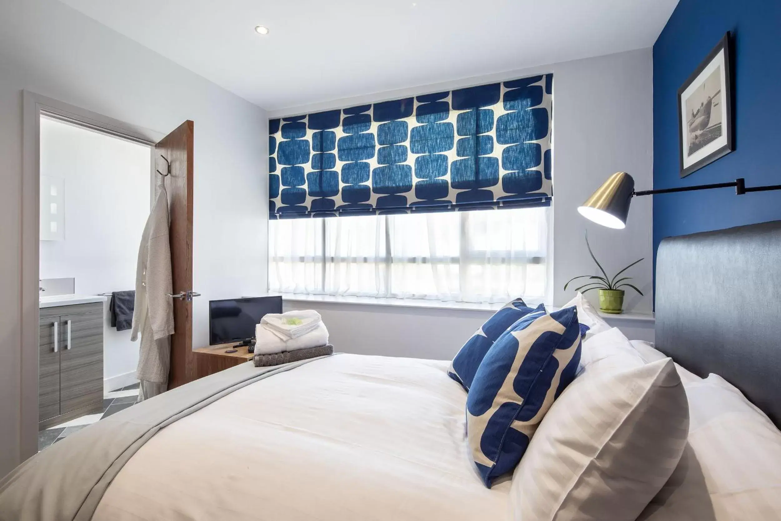 Superior Single Room in West Point House Superior Single Room in West Point House