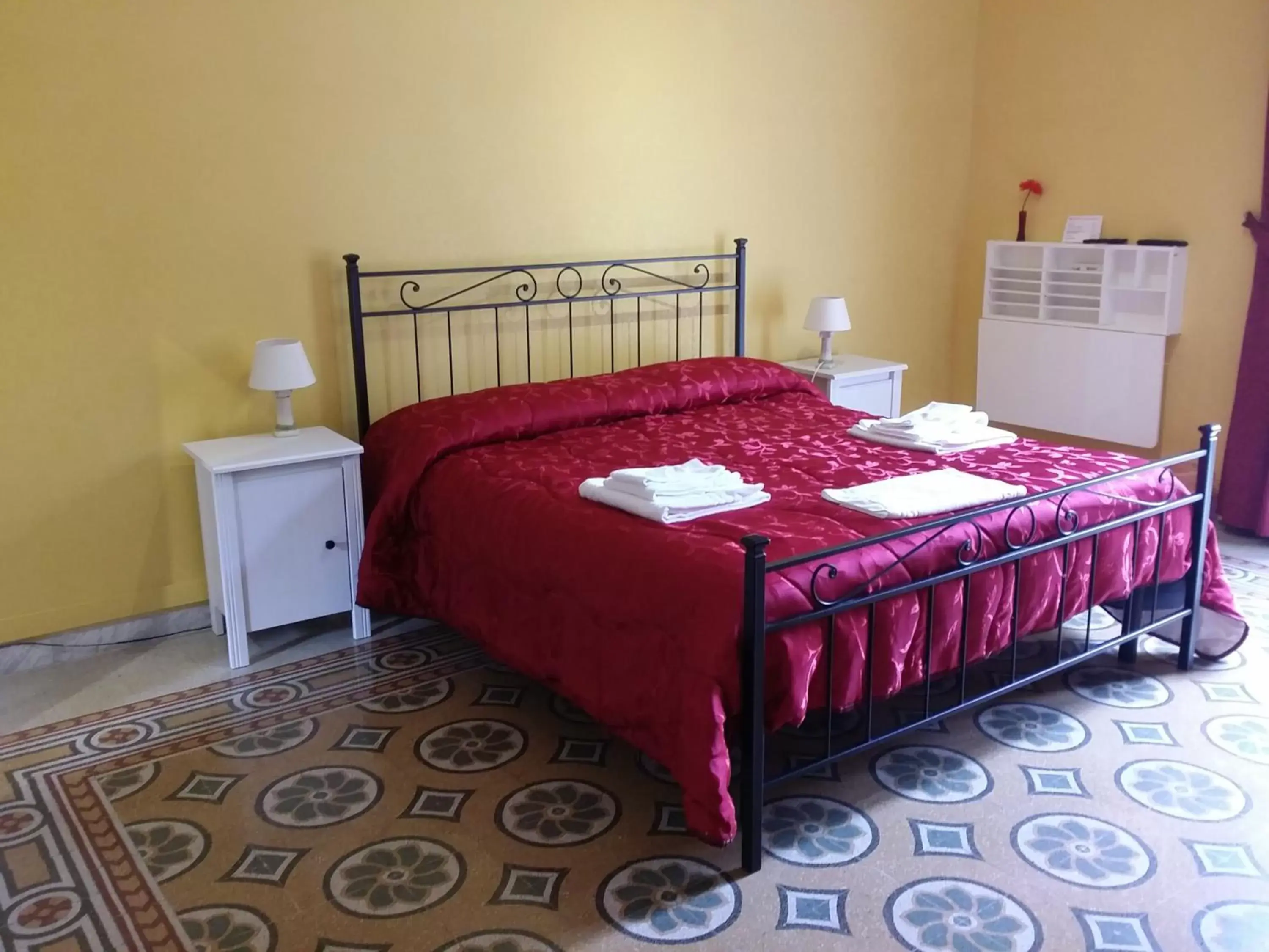 Double Room with Balcony in La Breccia A Porta Pia Double Room with Balcony in La Breccia A Porta Pia