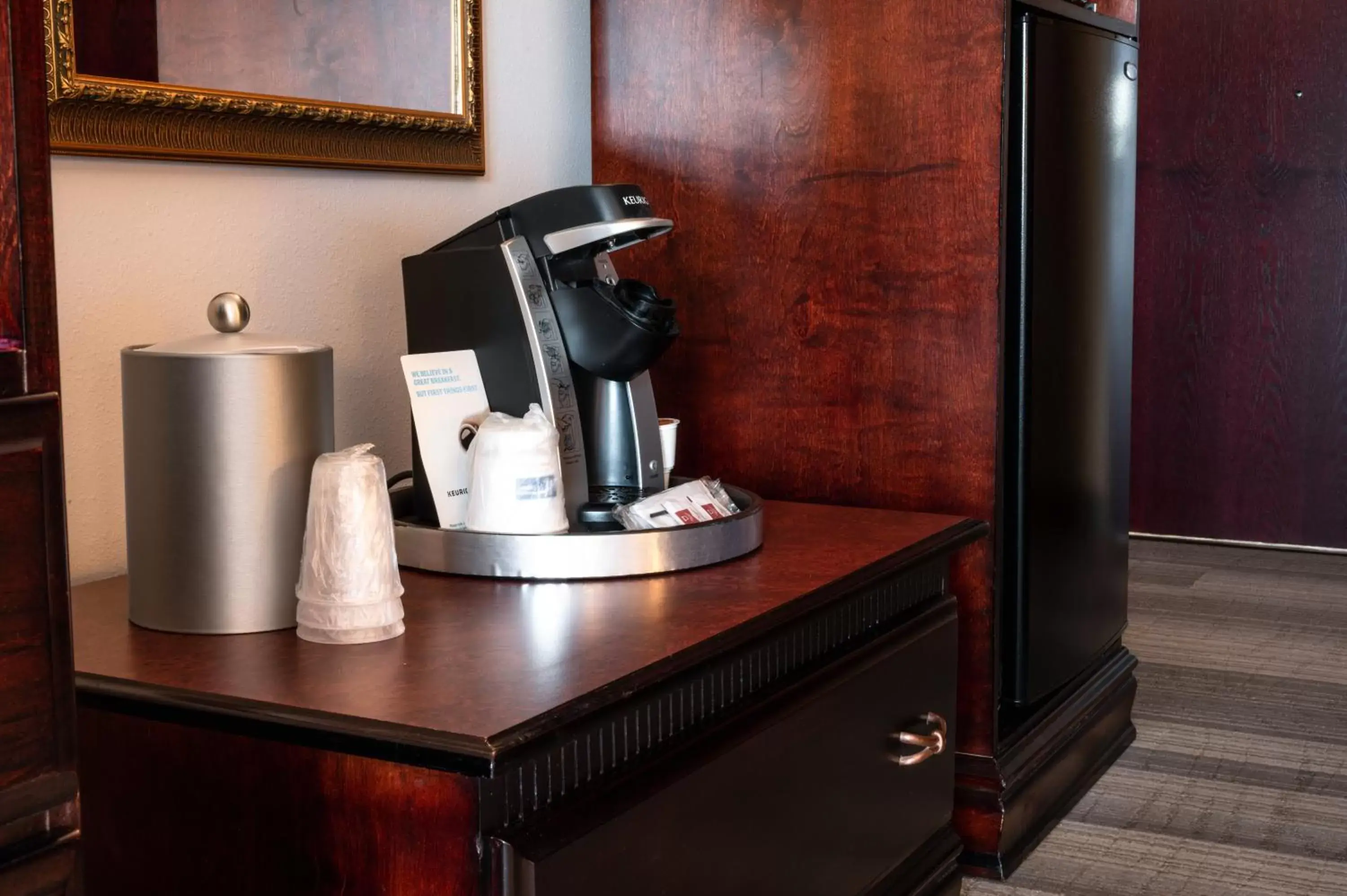 Suite - Mobility Access/Hearing Accessible in Holiday Inn Express & Suites - Tuscaloosa-University, an IHG Hotel Suite - Mobility Access/Hearing Accessible in Holiday Inn Express & Suites - Tuscaloosa-University, an IHG Hotel