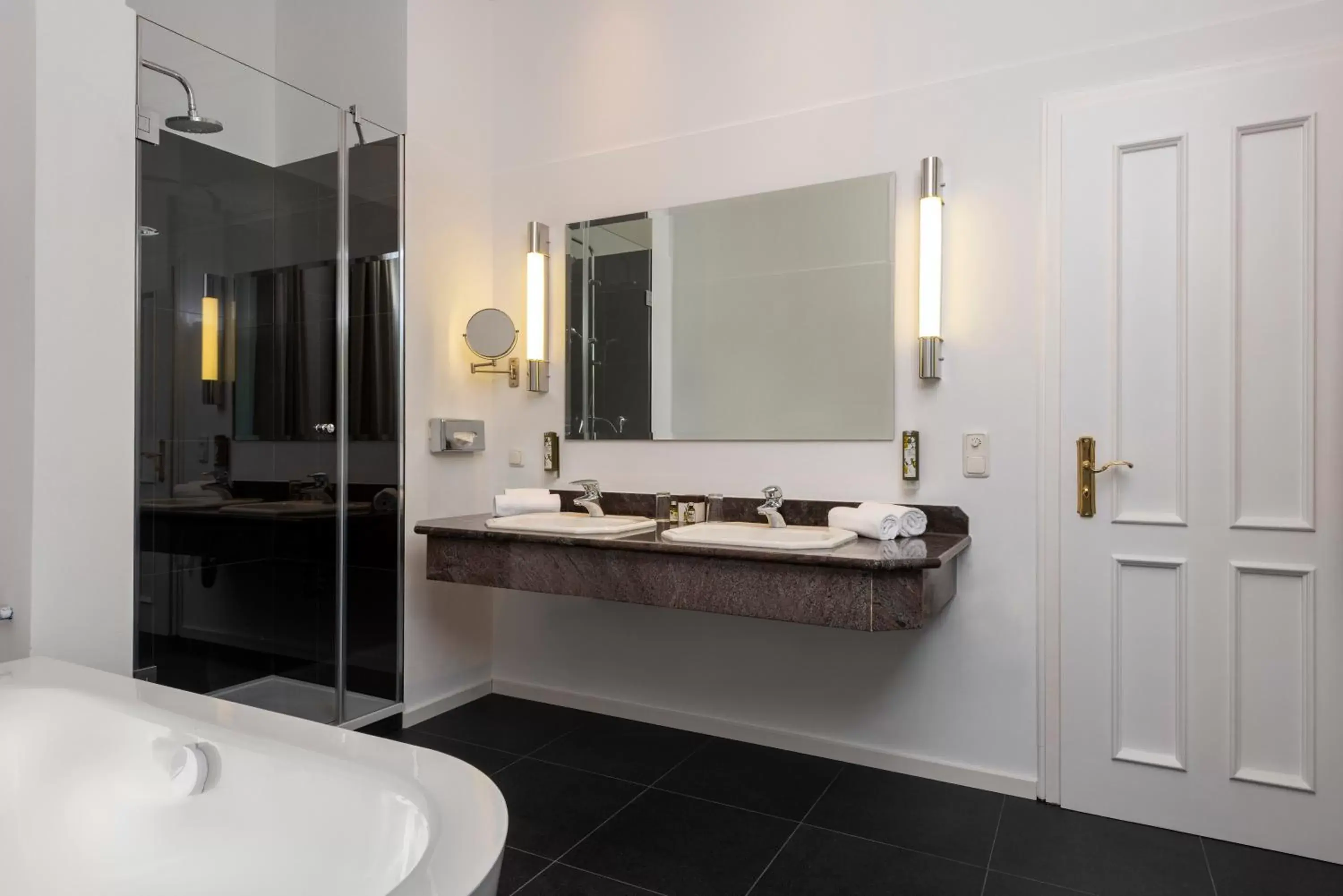 Suite im Herrenhaus in Precise Resort Rügen & SPLASH Erlebniswelt Suite im Herrenhaus in Precise Resort Rügen & SPLASH Erlebniswelt