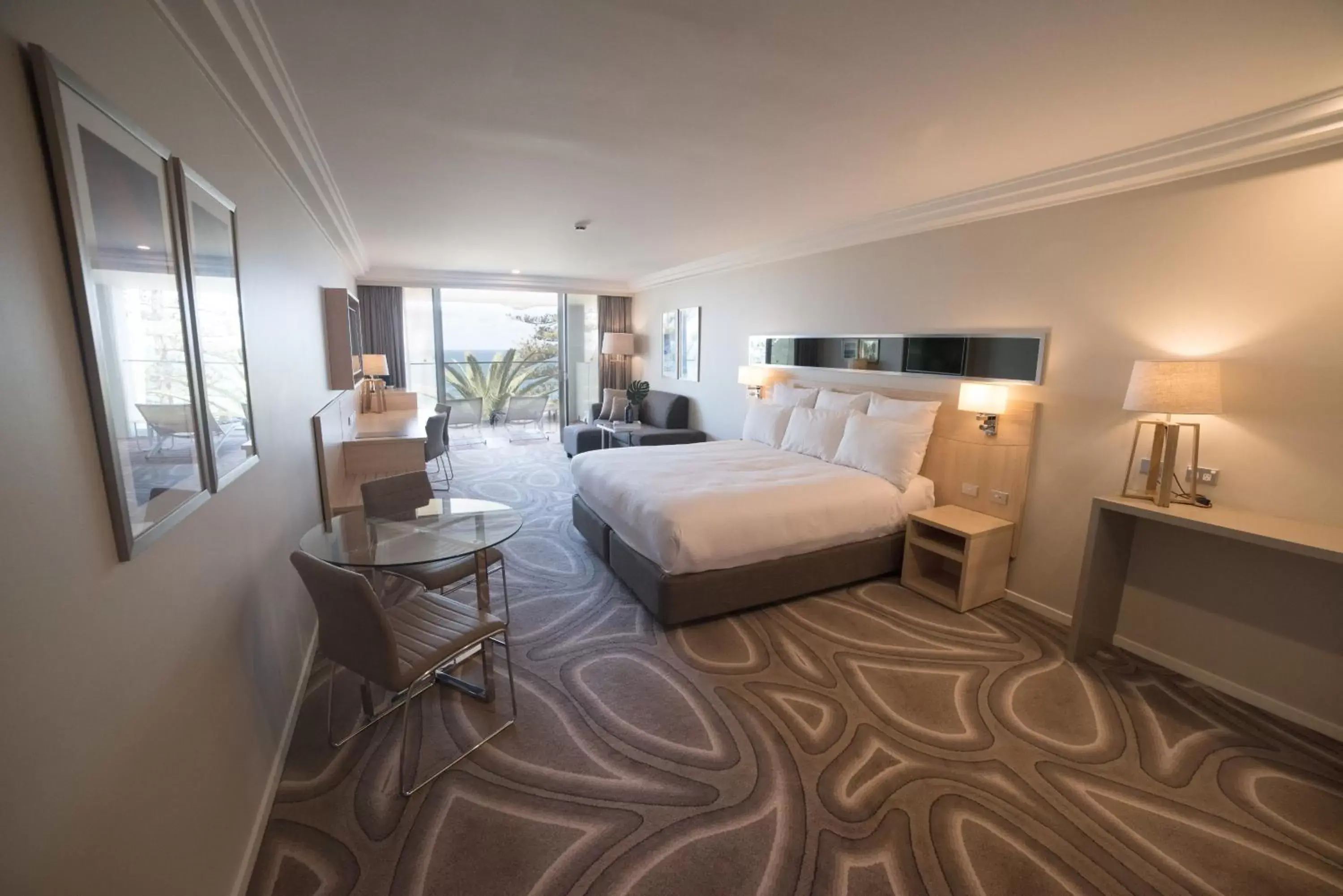 Beach Front Suite in Novotel Wollongong Northbeach Beach Front Suite in Novotel Wollongong Northbeach