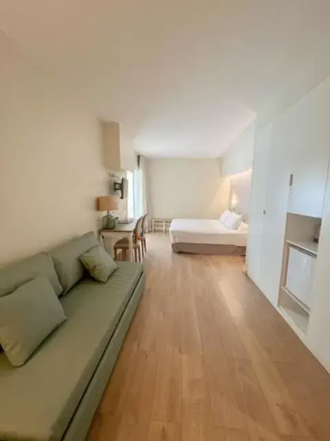 Deluxe Quadruple Room in Hotel & Apartaments Thalassa Sport & Wellness Deluxe Quadruple Room in Hotel & Apartaments Thalassa Sport & Wellness