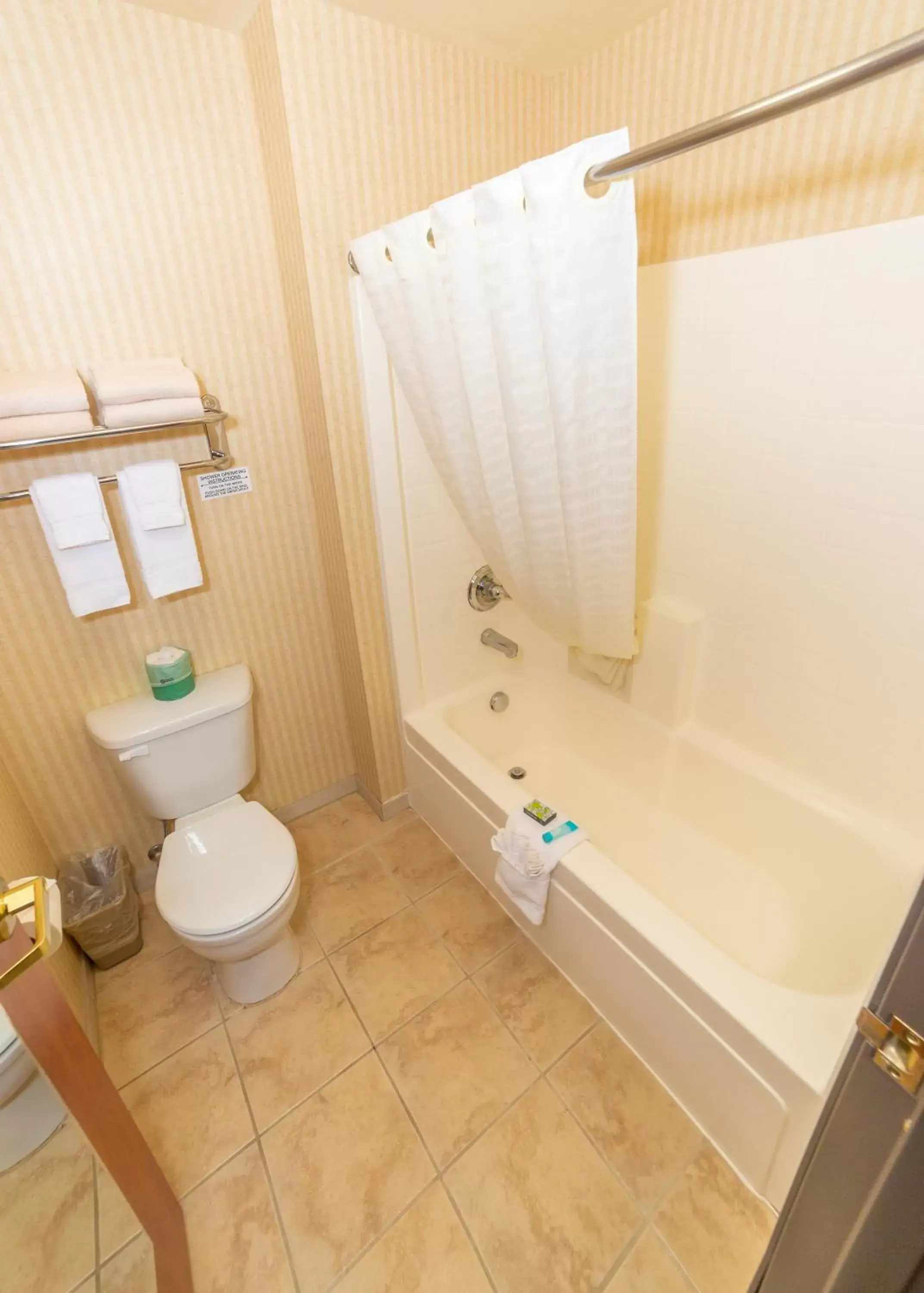 Queen Room with Two Queen Beds - Non-Smoking in Clatskanie River Inn Queen Room with Two Queen Beds - Non-Smoking in Clatskanie River Inn