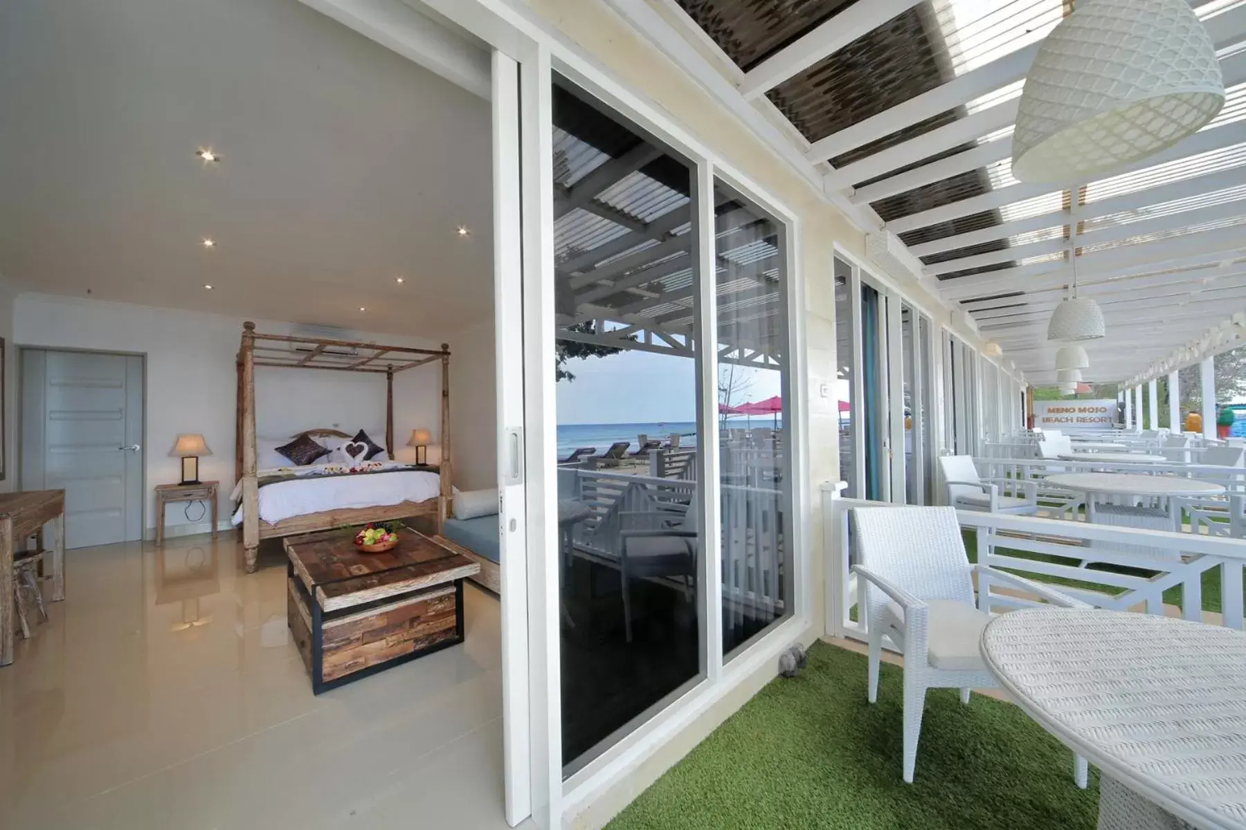 Deluxe Beach Front in Gili Meno Mojo Beach Resort Deluxe Beach Front in Gili Meno Mojo Beach Resort