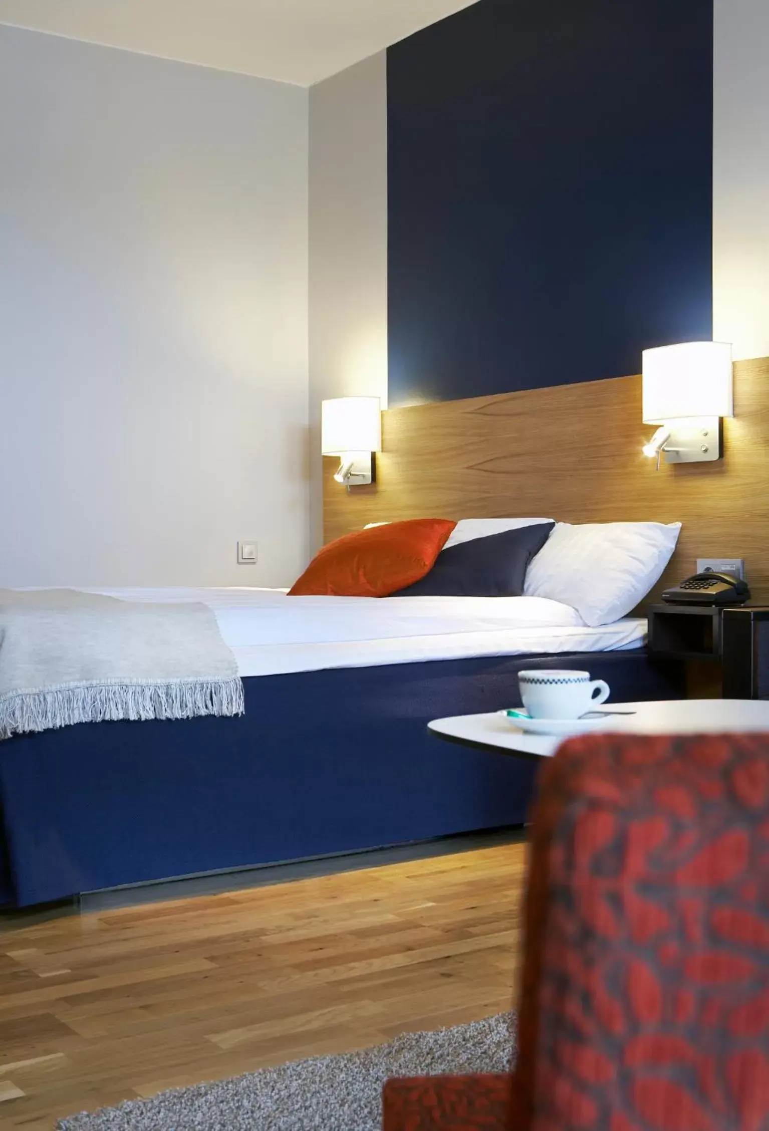 Compact Double Room in Quality Hotel Waterfront Compact Double Room in Quality Hotel Waterfront