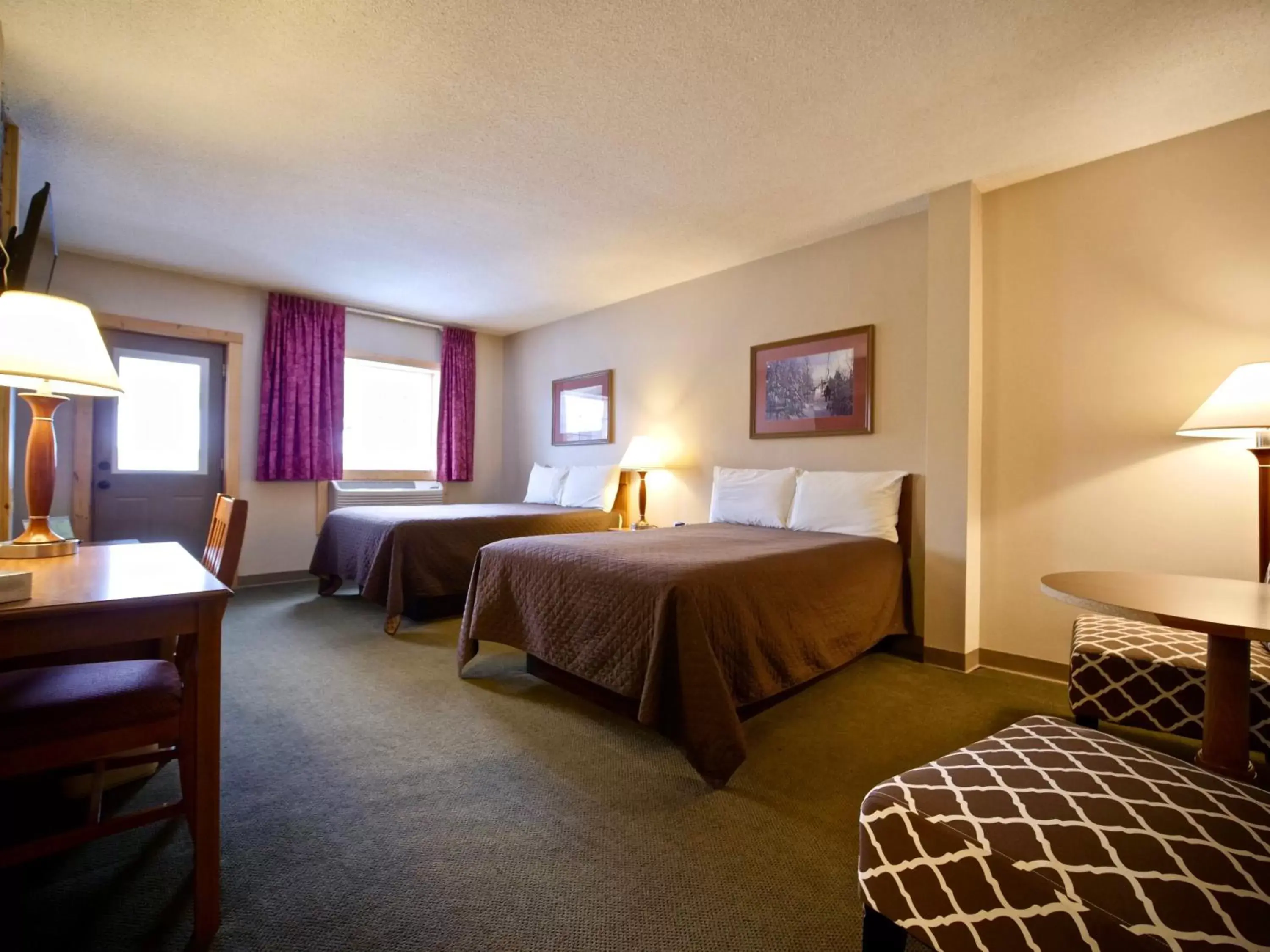 Double Room with Balcony in Caberfae Peaks Ski & Golf Resort Double Room with Balcony in Caberfae Peaks Ski & Golf Resort