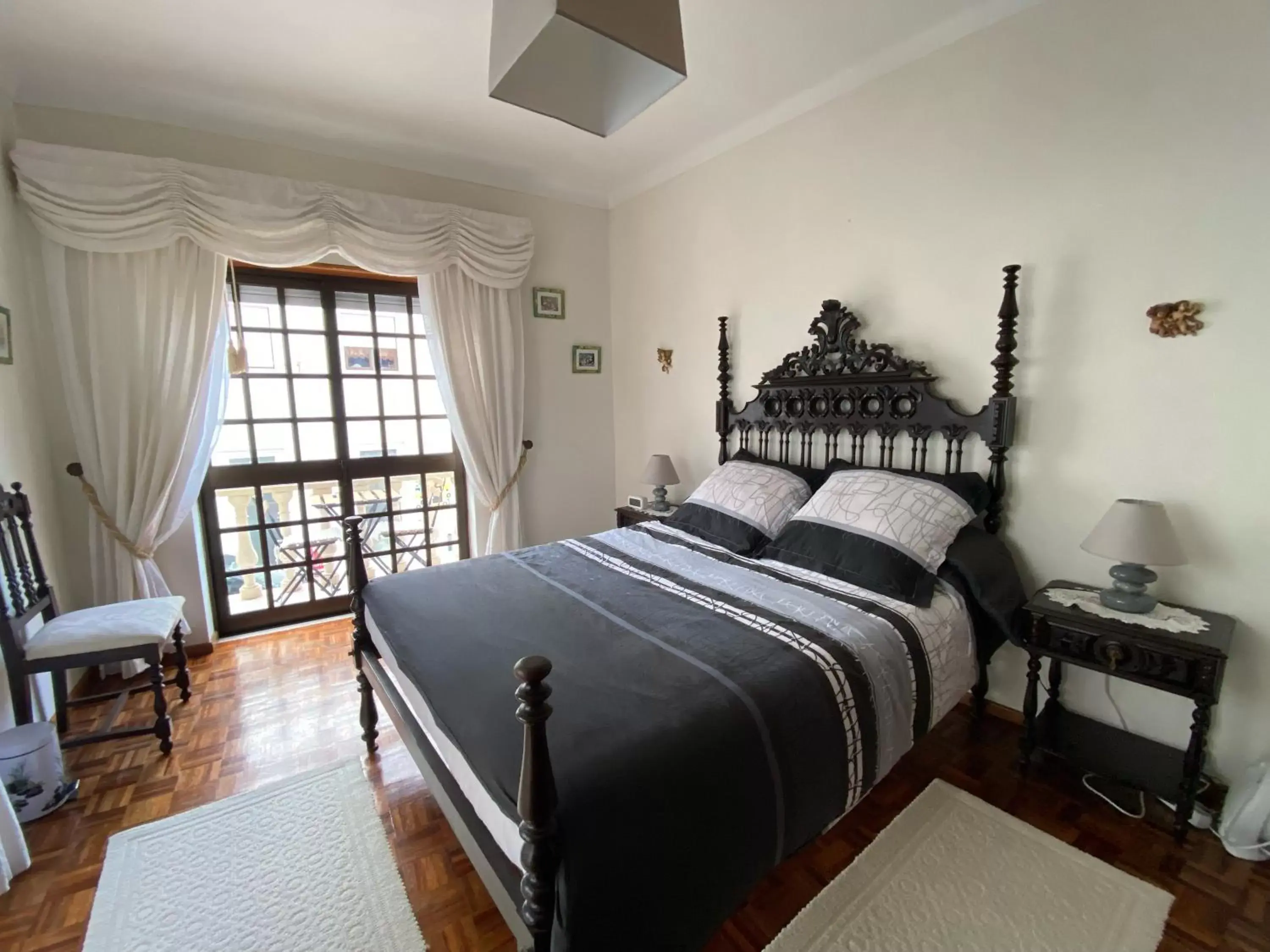 Double Room with Balcony in Spray B&B Sitio in Nazare Mini bar, European style Double Room with Balcony in Spray B&B Sitio in Nazare Mini bar, European style