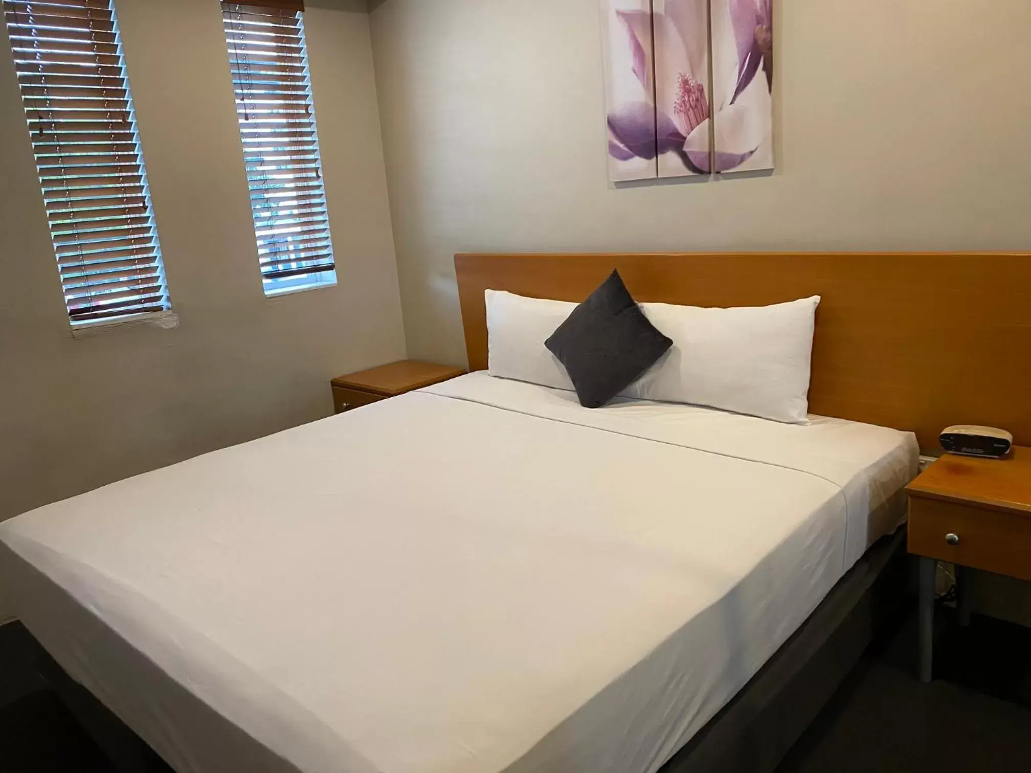 Standard One-Bedroom Apartment in Cosmopolitan Motel & Serviced Apartments Standard One-Bedroom Apartment in Cosmopolitan Motel & Serviced Apartments