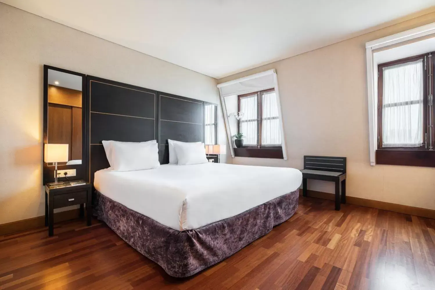 Standard Double Room in Eurostars das Artes Standard Double Room in Eurostars das Artes