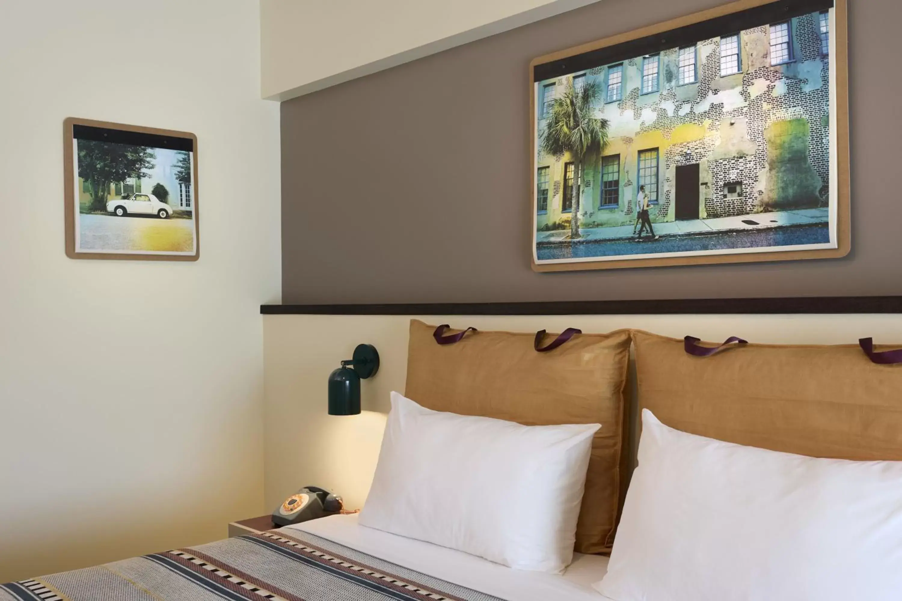 Queen Room in Moxy Charleston Downtown Queen Room in Moxy Charleston Downtown