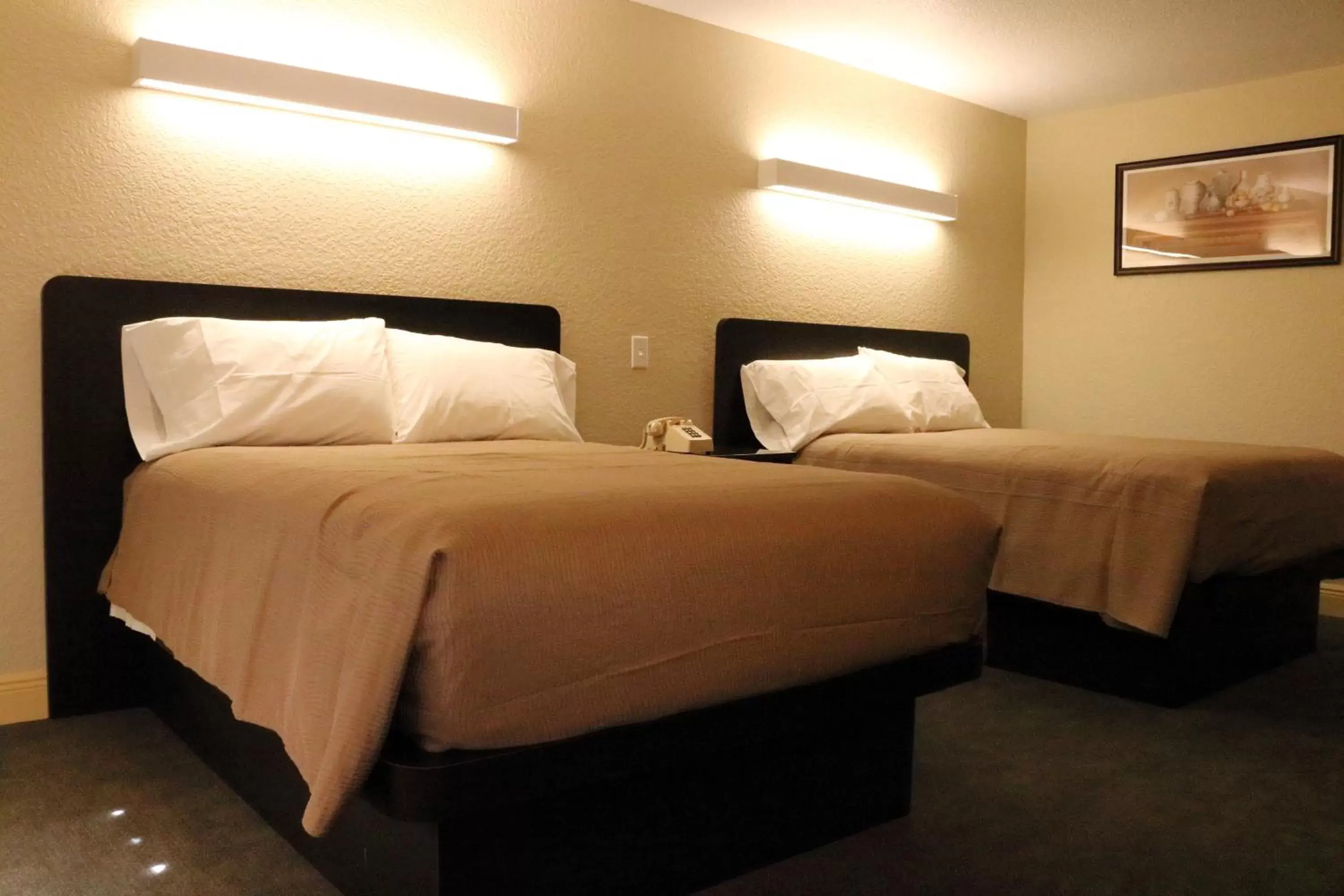 Double Room in Pioneer Inn Double Room in Pioneer Inn