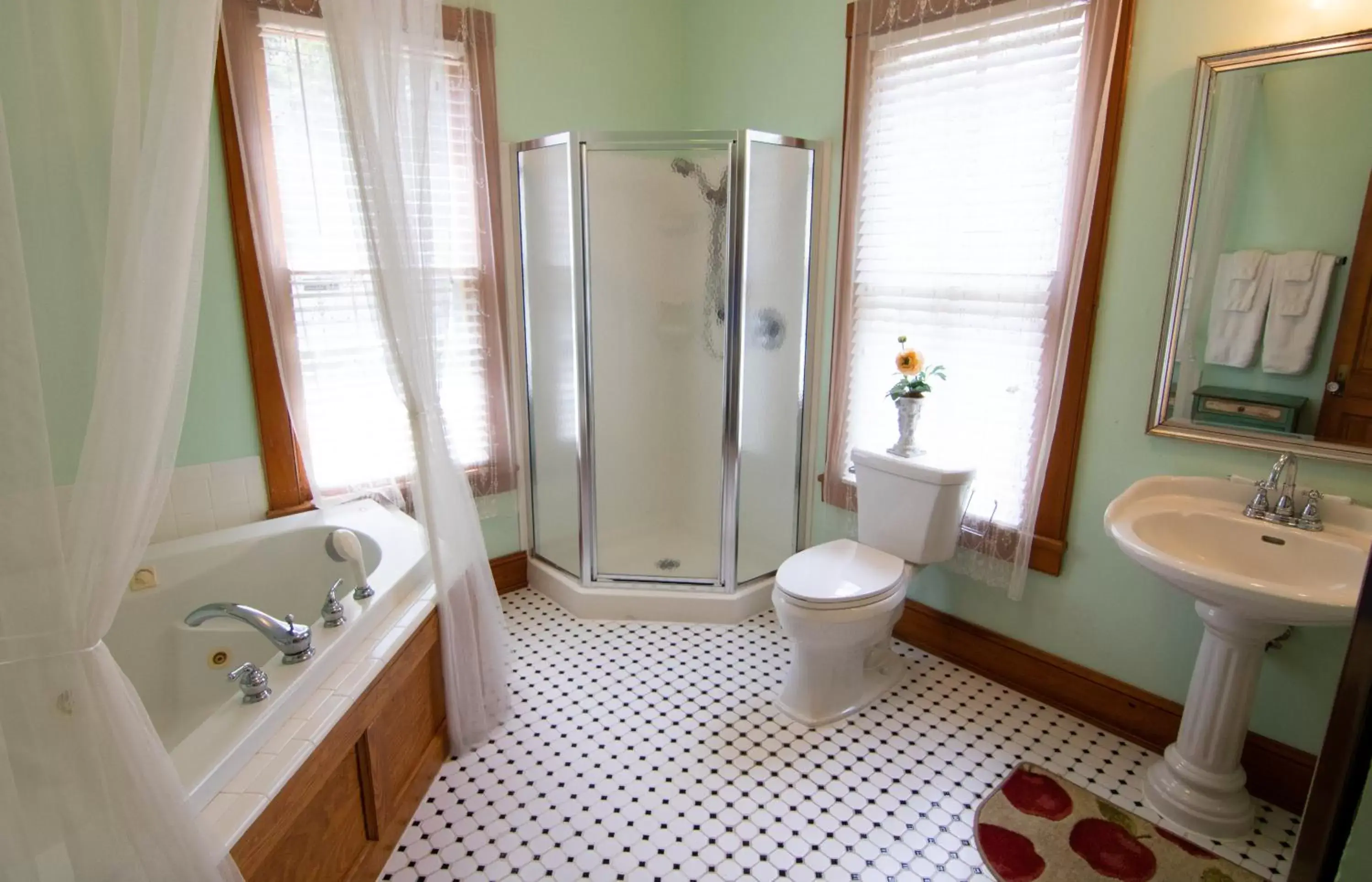 Mae's Cottage in Sweetwater Branch Inn Mae's Cottage in Sweetwater Branch Inn