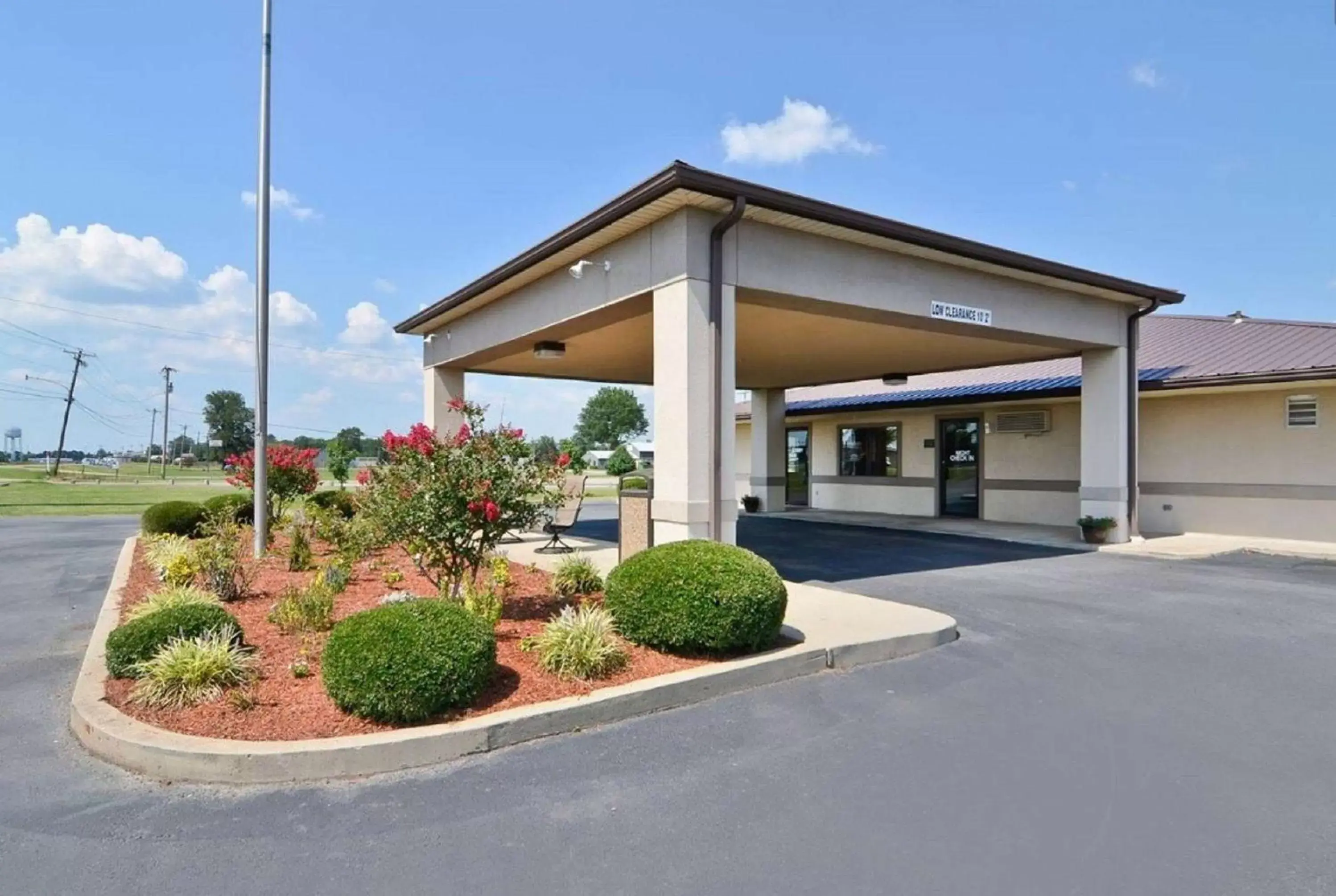 Super 8 by Wyndham McGehee Super 8 by Wyndham McGehee