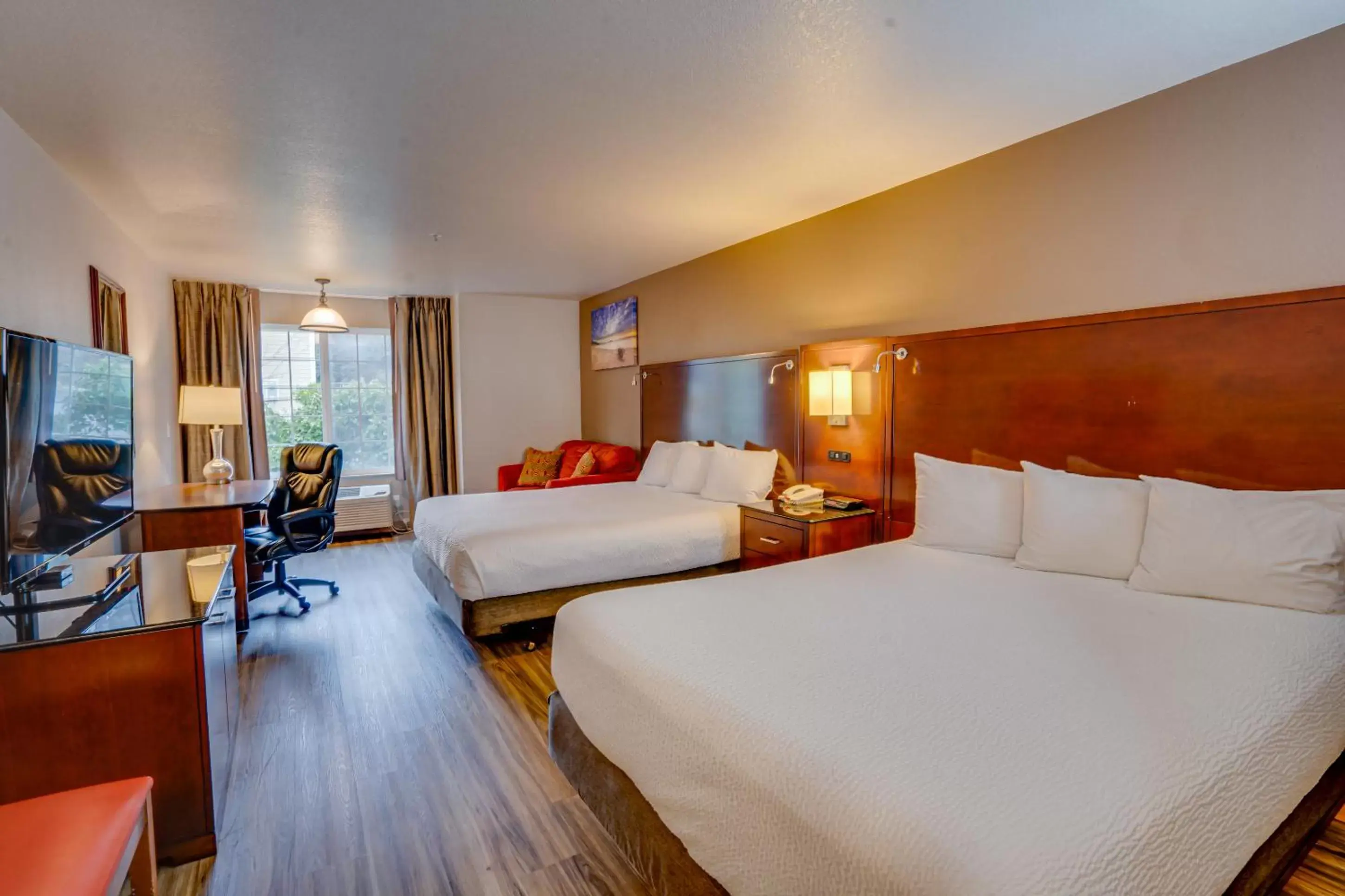 Queen Room with Two Queen Beds in The Ashley Inn & Suites Queen Room with Two Queen Beds in The Ashley Inn & Suites