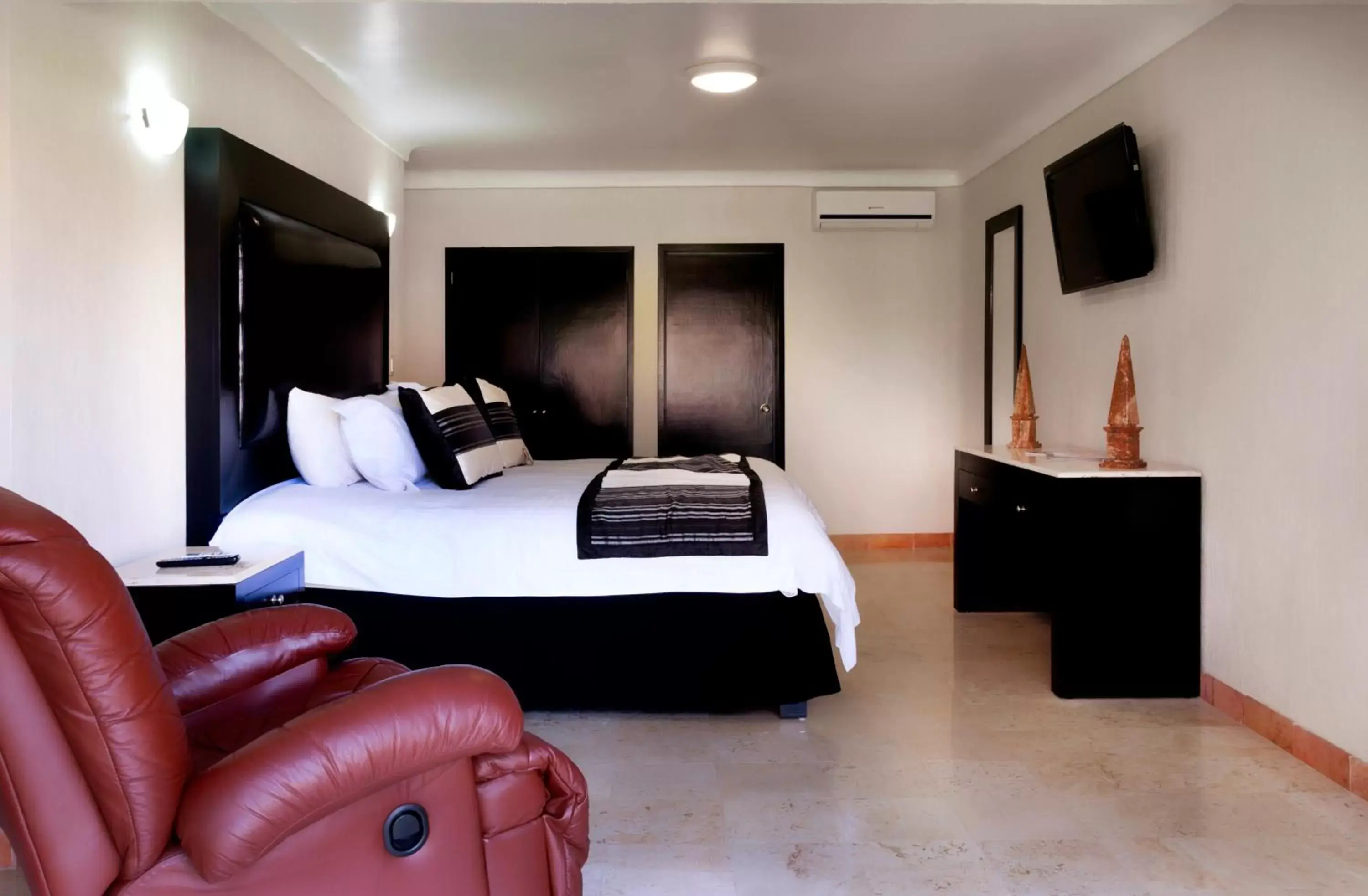 King Room in Real de Minas Poliforum King Room in Real de Minas Poliforum