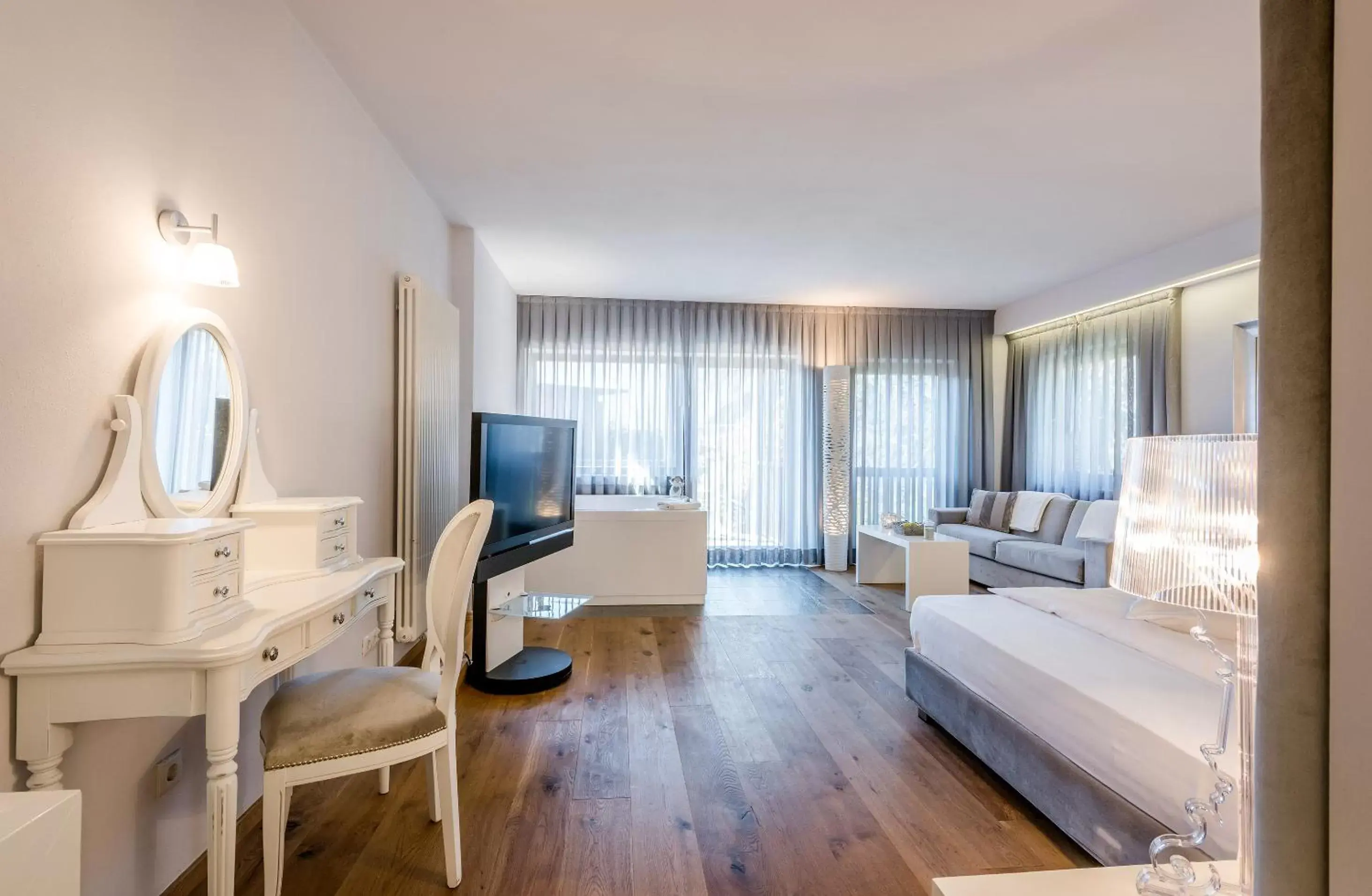 Suite with Hot Tub in Hotel Ansitz Plantiz Suite with Hot Tub in Hotel Ansitz Plantiz