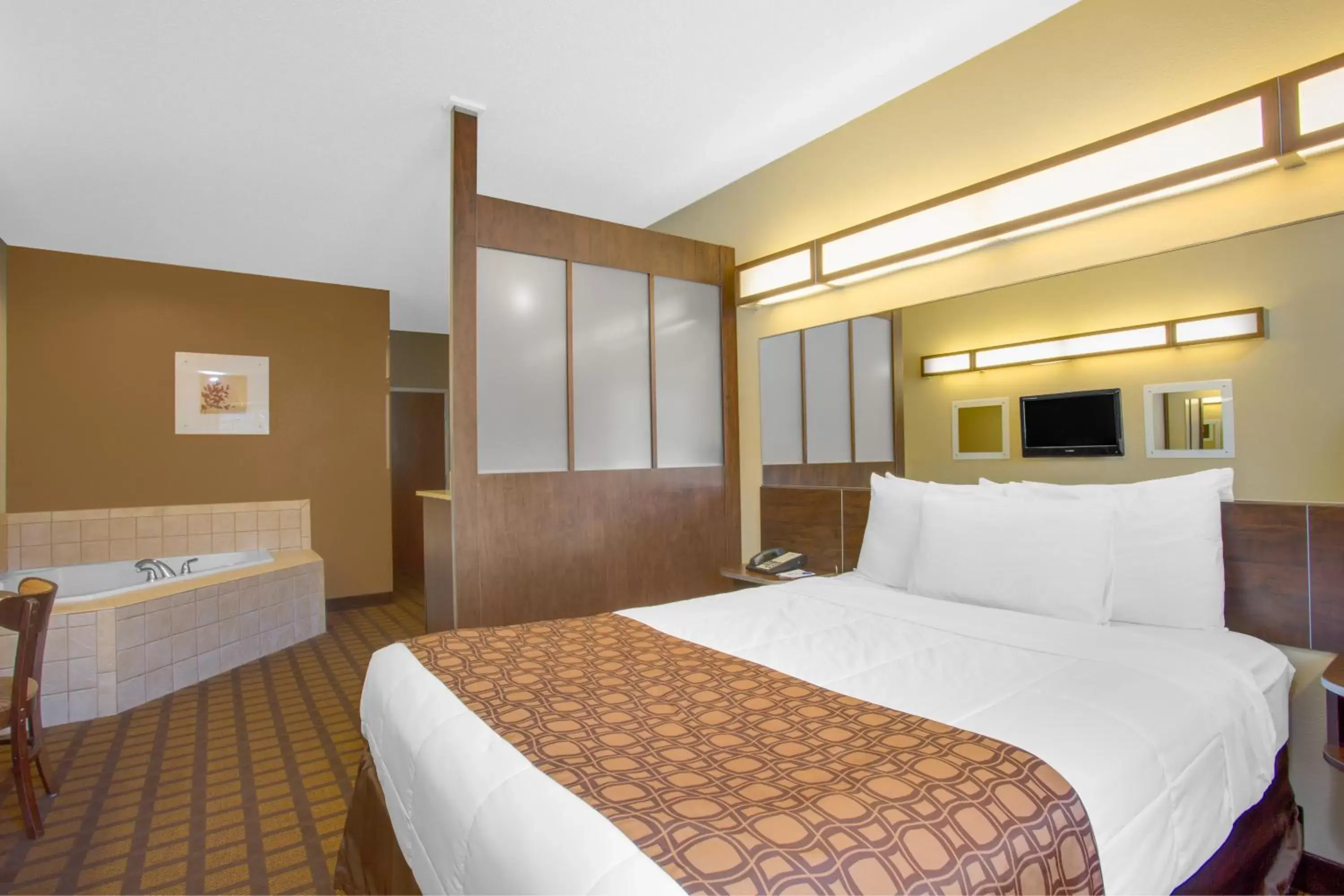 1 Queen Bed, Studio Suite, Jetted Tub, Non-Smoking in Microtel Inn & Suites by Wyndham Harrisonburg 1 Queen Bed, Studio Suite, Jetted Tub, Non-Smoking in Microtel Inn & Suites by Wyndham Harrisonburg