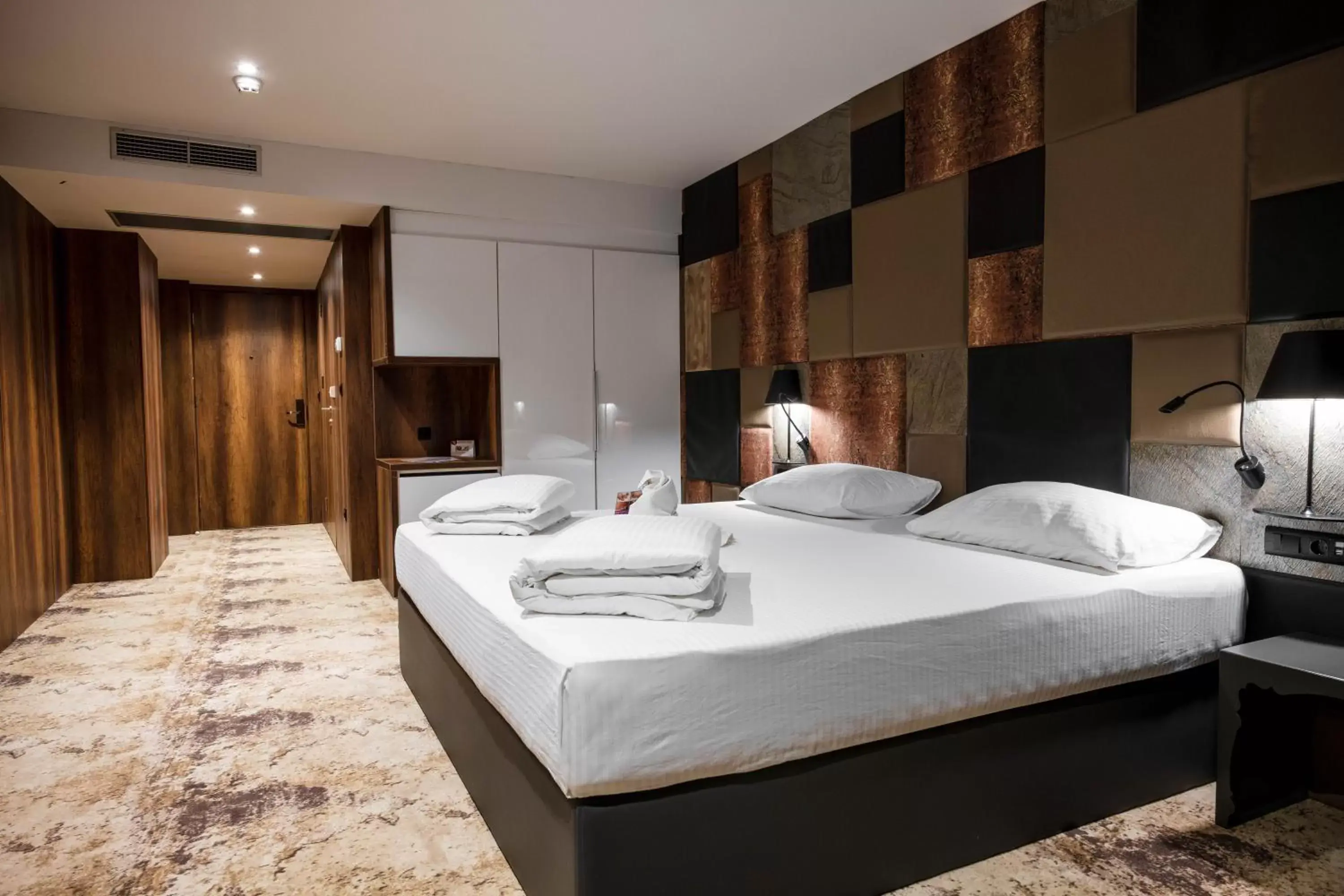 Deluxe Double Room in Hollywood Hotel Deluxe Double Room in Hollywood Hotel