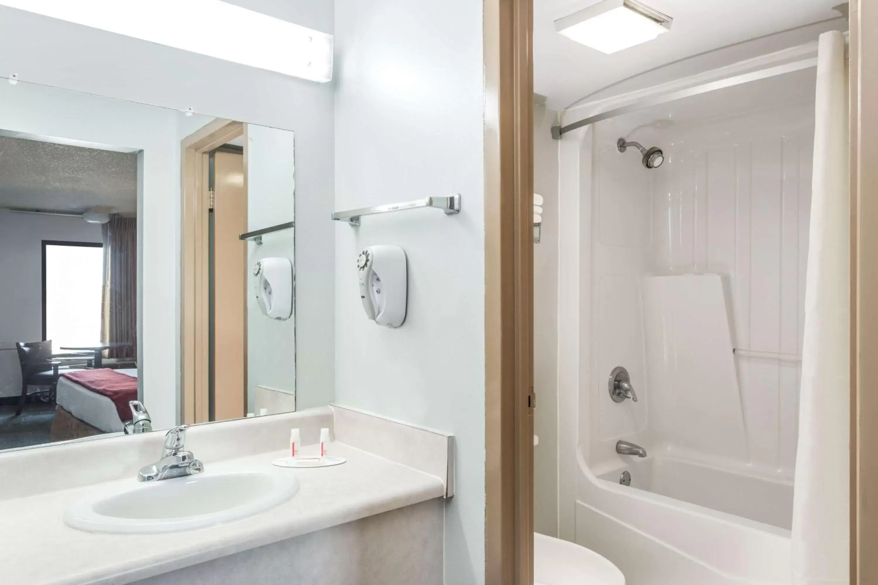 Double Room with Two Double Beds - Second Floor/Non-Smoking in Super 8 by Wyndham Adel GA I-75 Double Room with Two Double Beds - Second Floor/Non-Smoking in Super 8 by Wyndham Adel GA I-75