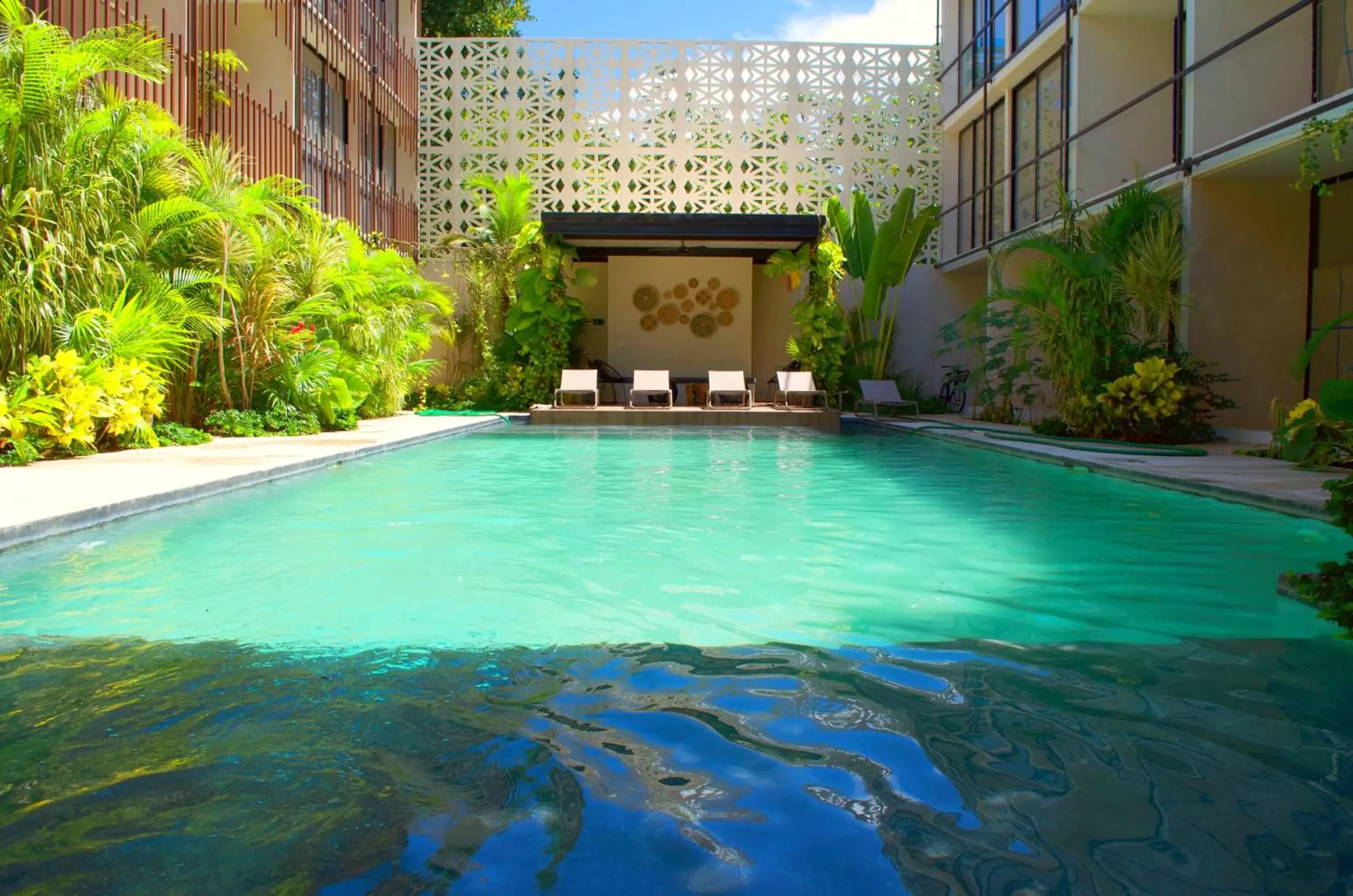 Property building, Swimming Pool in Gardens Coba - Luxury Cardinal Property building, Swimming Pool in Gardens Coba - Luxury Cardinal