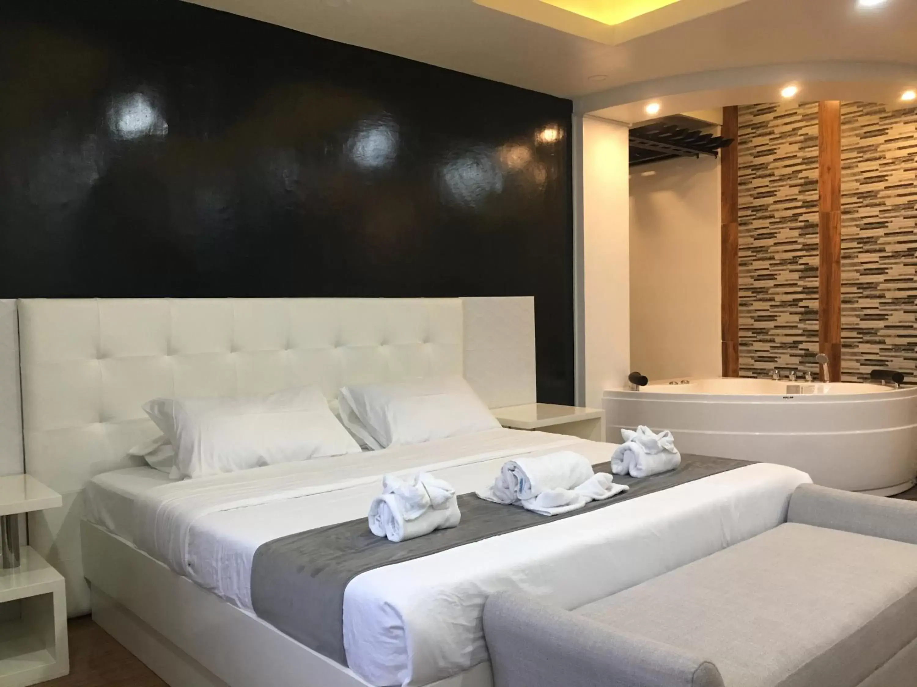 Deluxe King Suite in Rangya Hotel Deluxe King Suite in Rangya Hotel