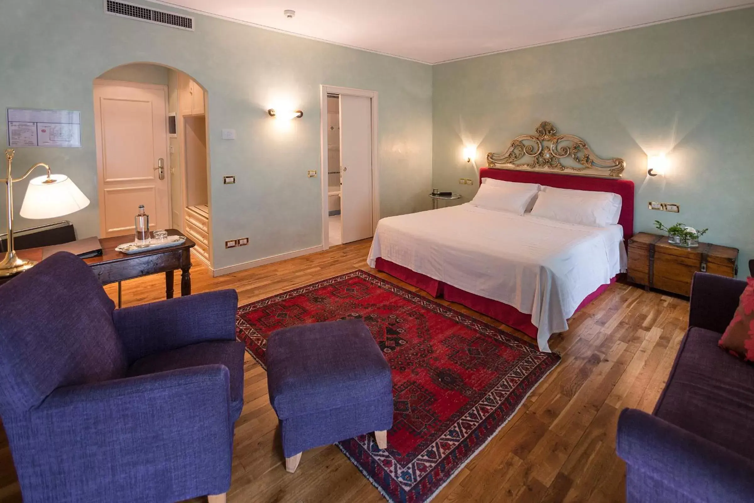 Junior Suite in Regina Adelaide Hotel & SPA Junior Suite in Regina Adelaide Hotel & SPA