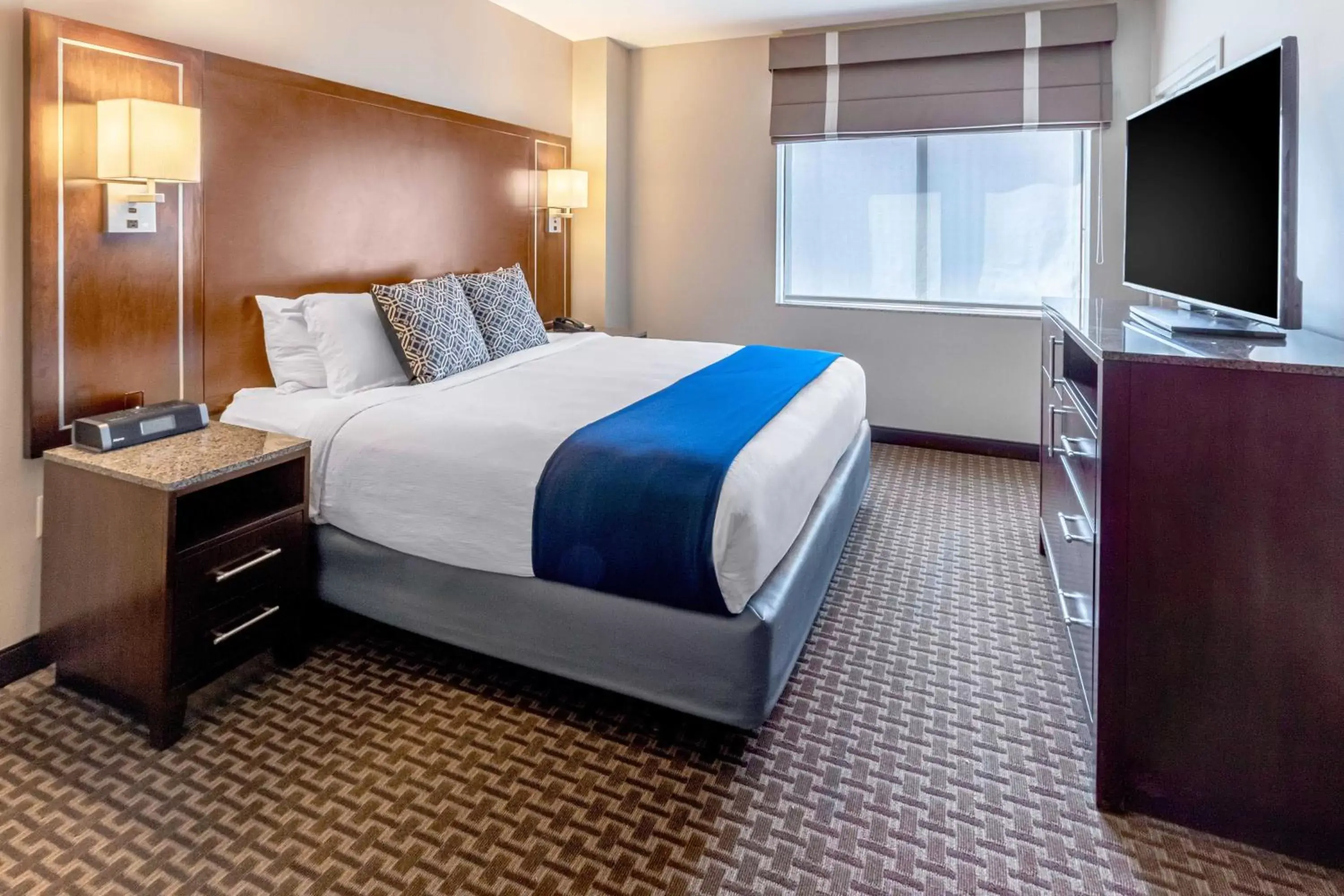 King Room in New Haven Hotel King Room in New Haven Hotel