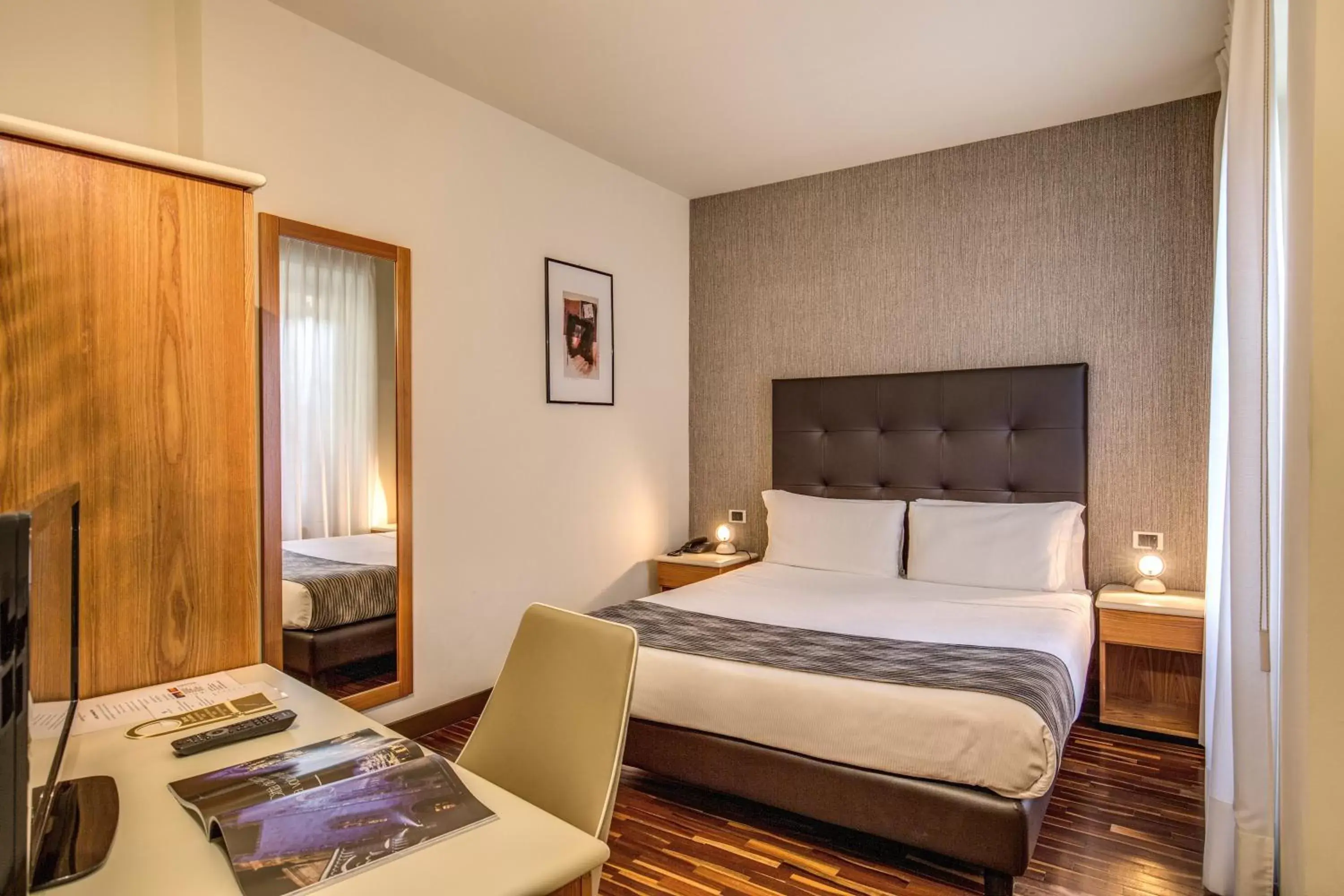 Double or Twin Room in Albergo Firenze Double or Twin Room in Albergo Firenze