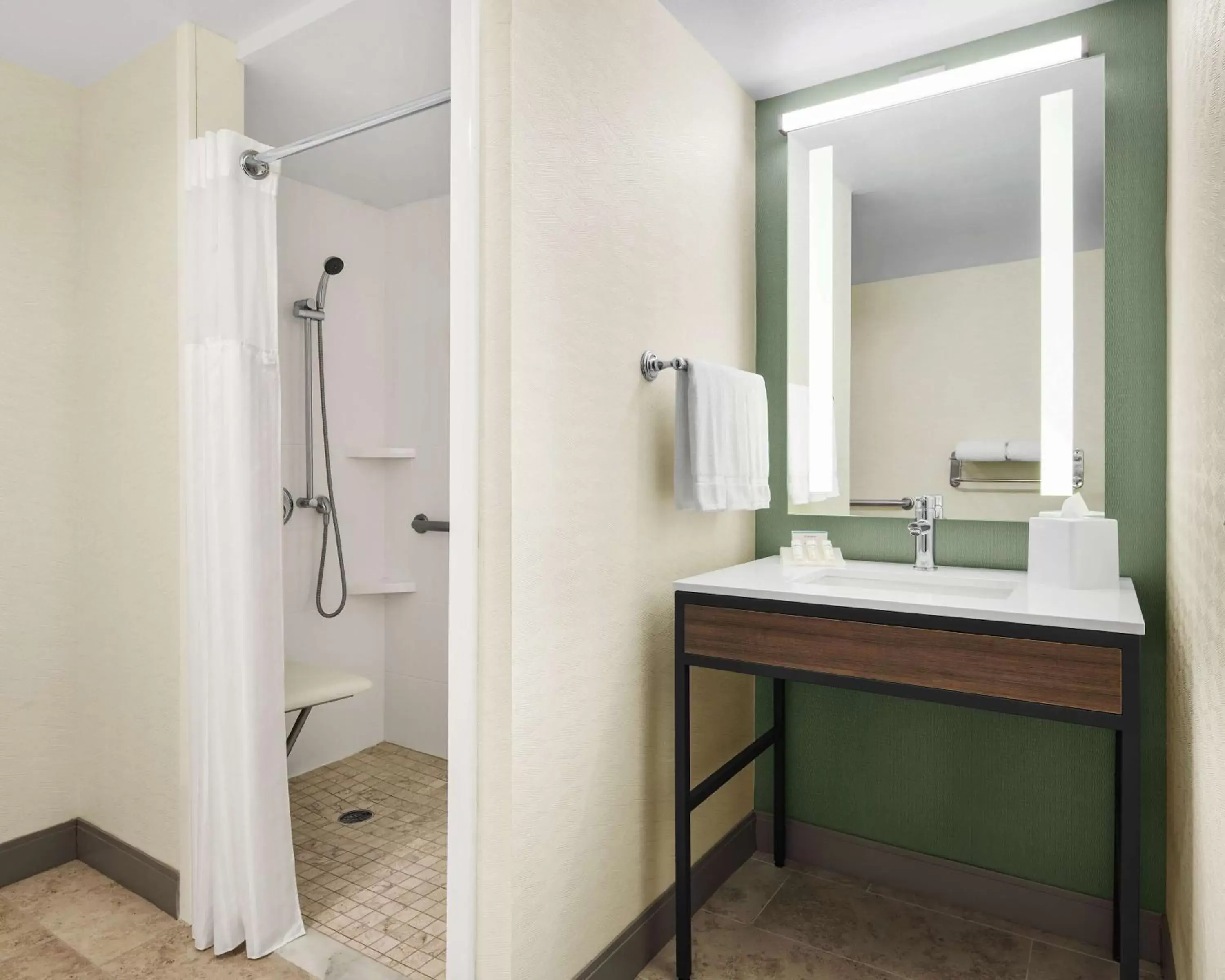 Double Room with Roll In Shower - Disability Access in Hilton Garden Inn Las Vegas/Henderson Double Room with Roll In Shower - Disability Access in Hilton Garden Inn Las Vegas/Henderson
