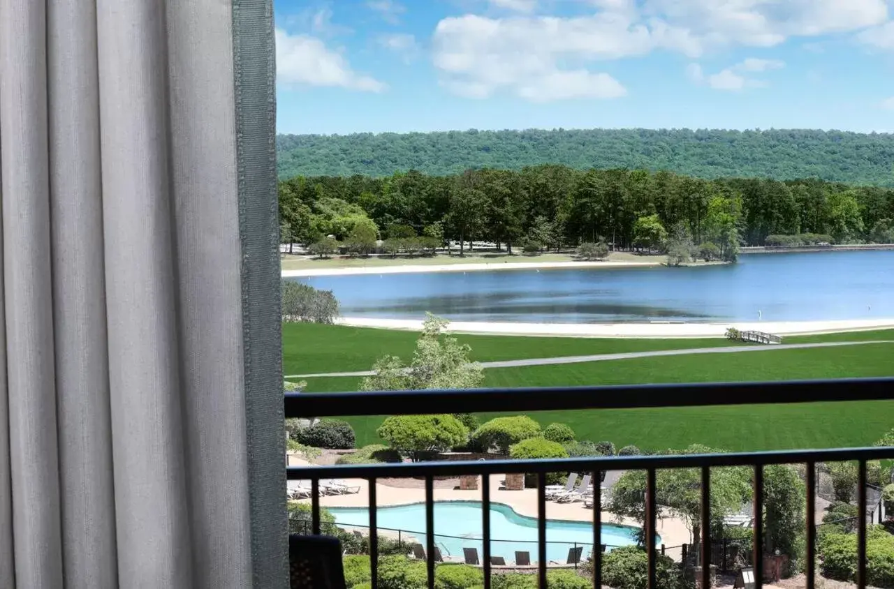 Lodge and Spa Lake View 2 Queens in Callaway Resort & Gardens Lodge and Spa Lake View 2 Queens in Callaway Resort & Gardens