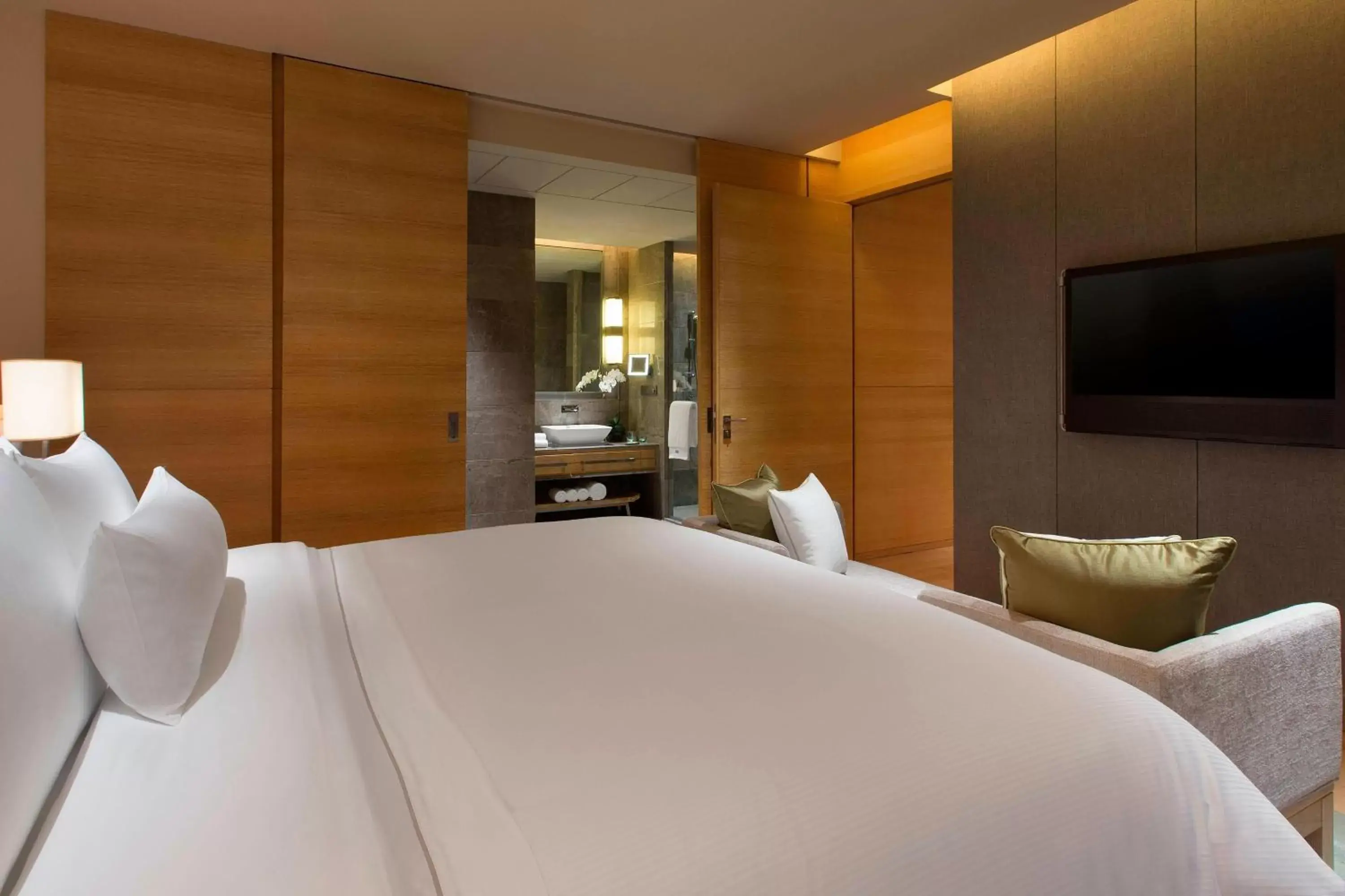 Executive Suite in The Westin Chongqing Liberation Square Executive Suite in The Westin Chongqing Liberation Square