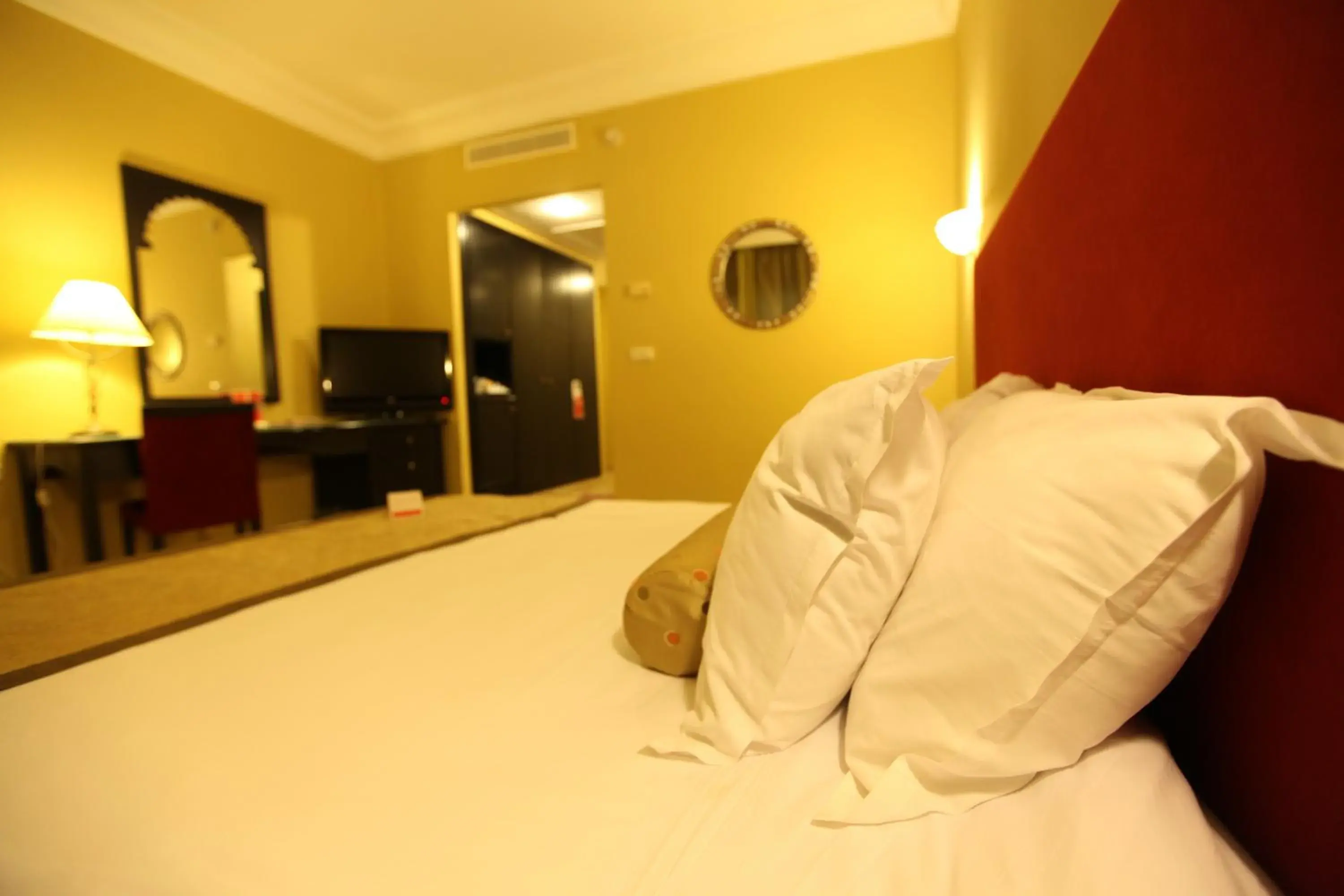 Standard, 1 Queen or 2 Single Beds in Ramada Plaza by Wyndham Tunis Standard, 1 Queen or 2 Single Beds in Ramada Plaza by Wyndham Tunis