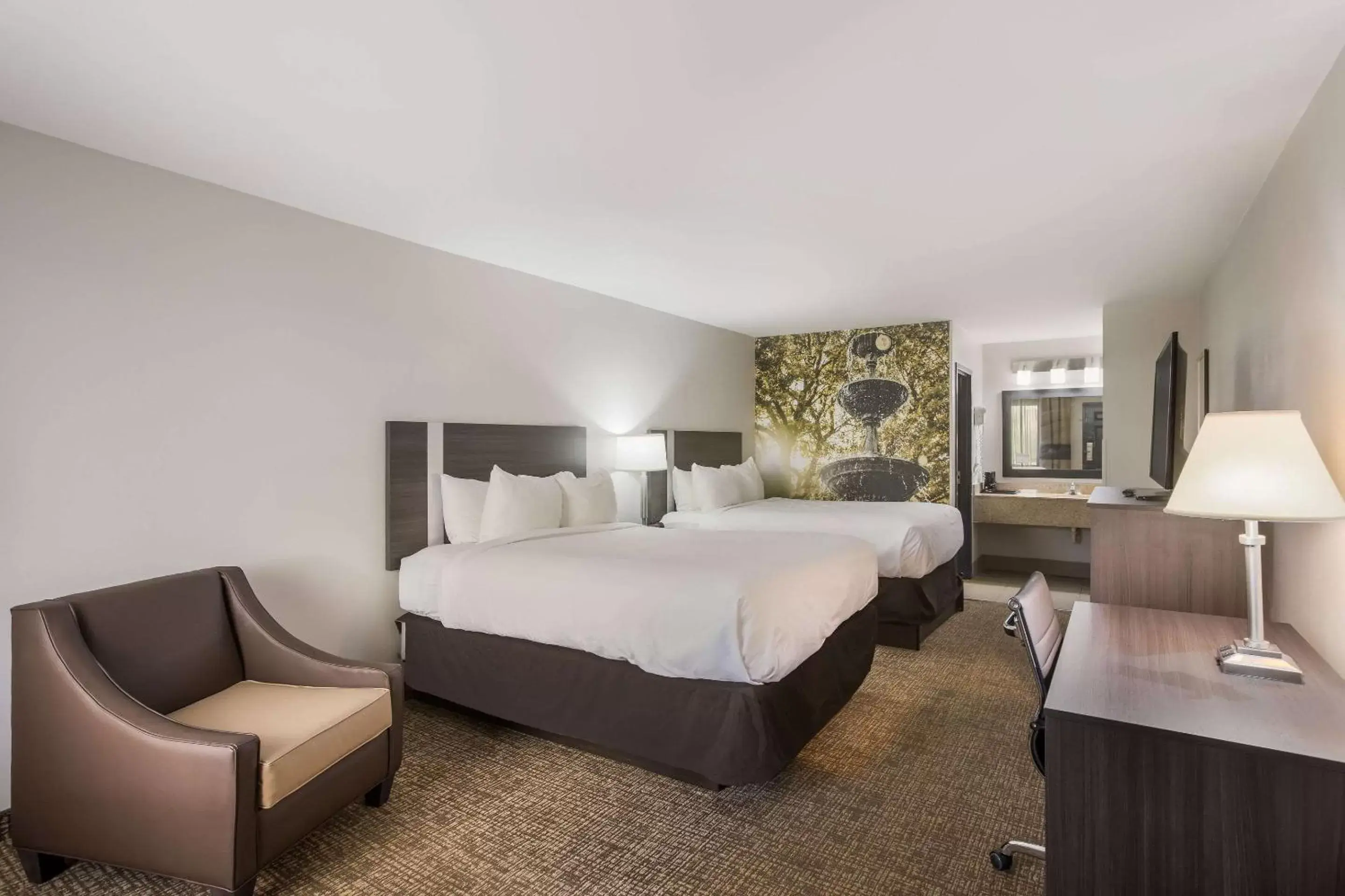 Standard Queen Room with Two Queen Beds - Non-Smoking in Clarion Pointe Forsyth I-75 Standard Queen Room with Two Queen Beds - Non-Smoking in Clarion Pointe Forsyth I-75