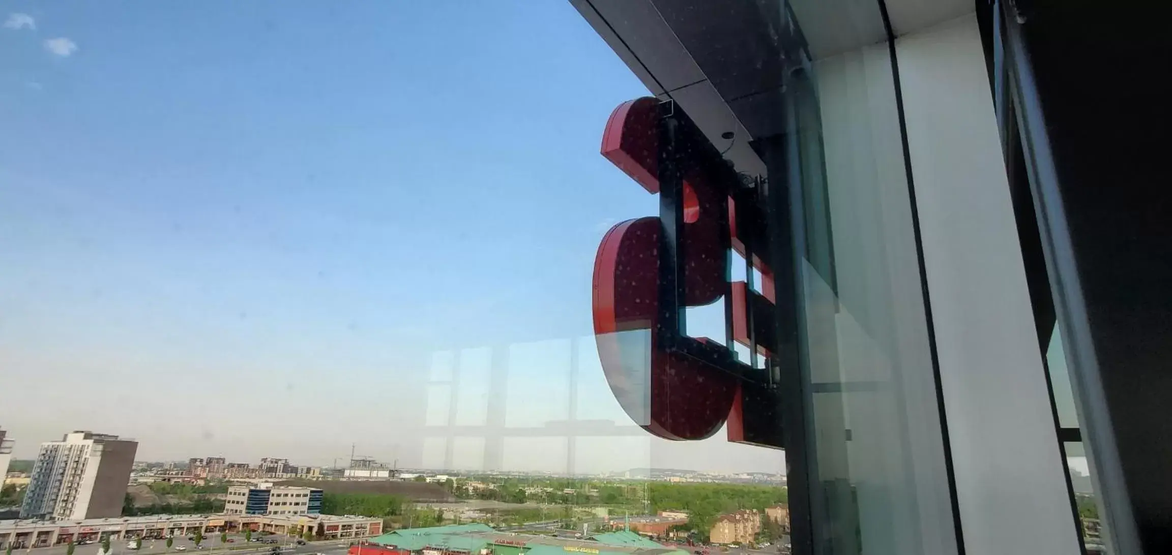 Deluxe King Room in Grand Times Hotel Laval - Centropolis Deluxe King Room in Grand Times Hotel Laval - Centropolis