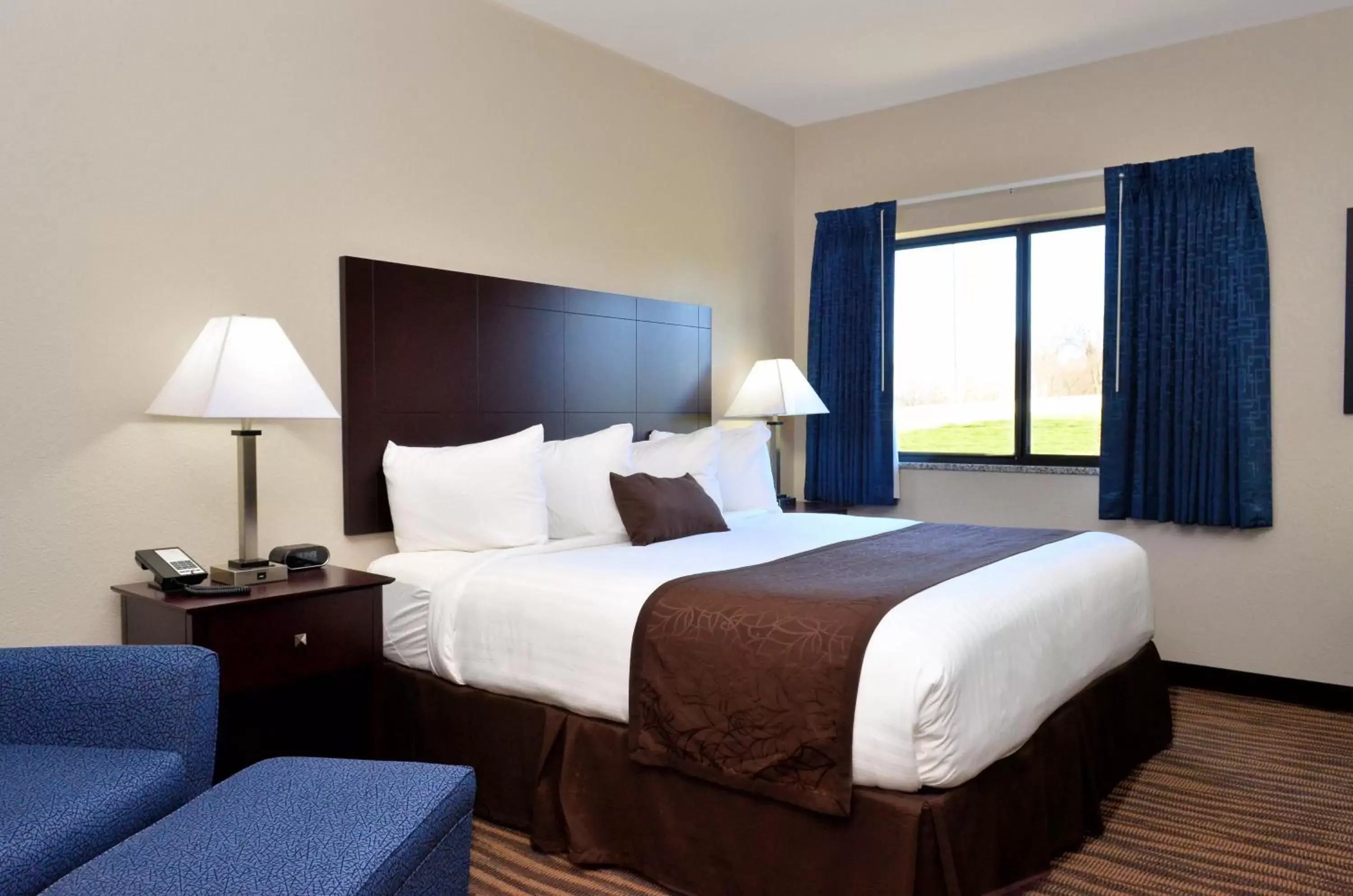 King Room in Cobblestone Inn & Suites - Manning King Room in Cobblestone Inn & Suites - Manning