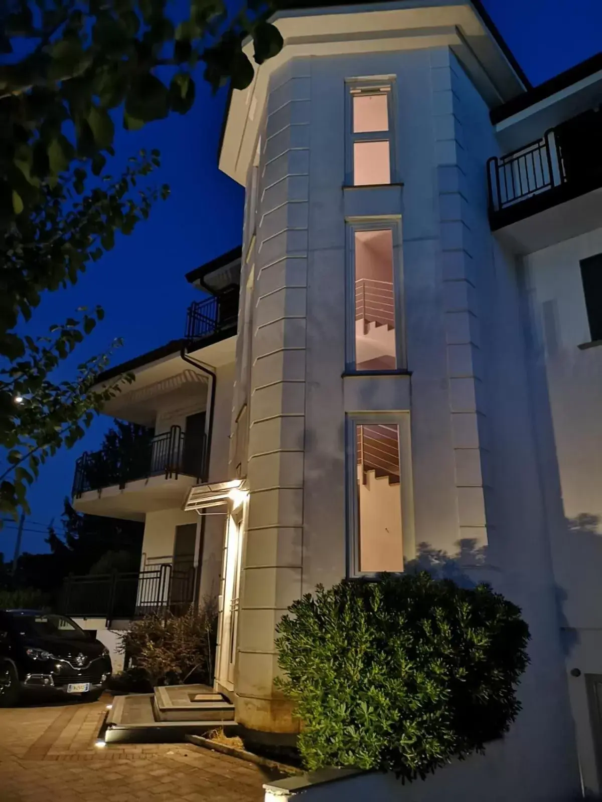 Facade/entrance, Property Building in RAJA ROOMS Facade/entrance, Property Building in RAJA ROOMS