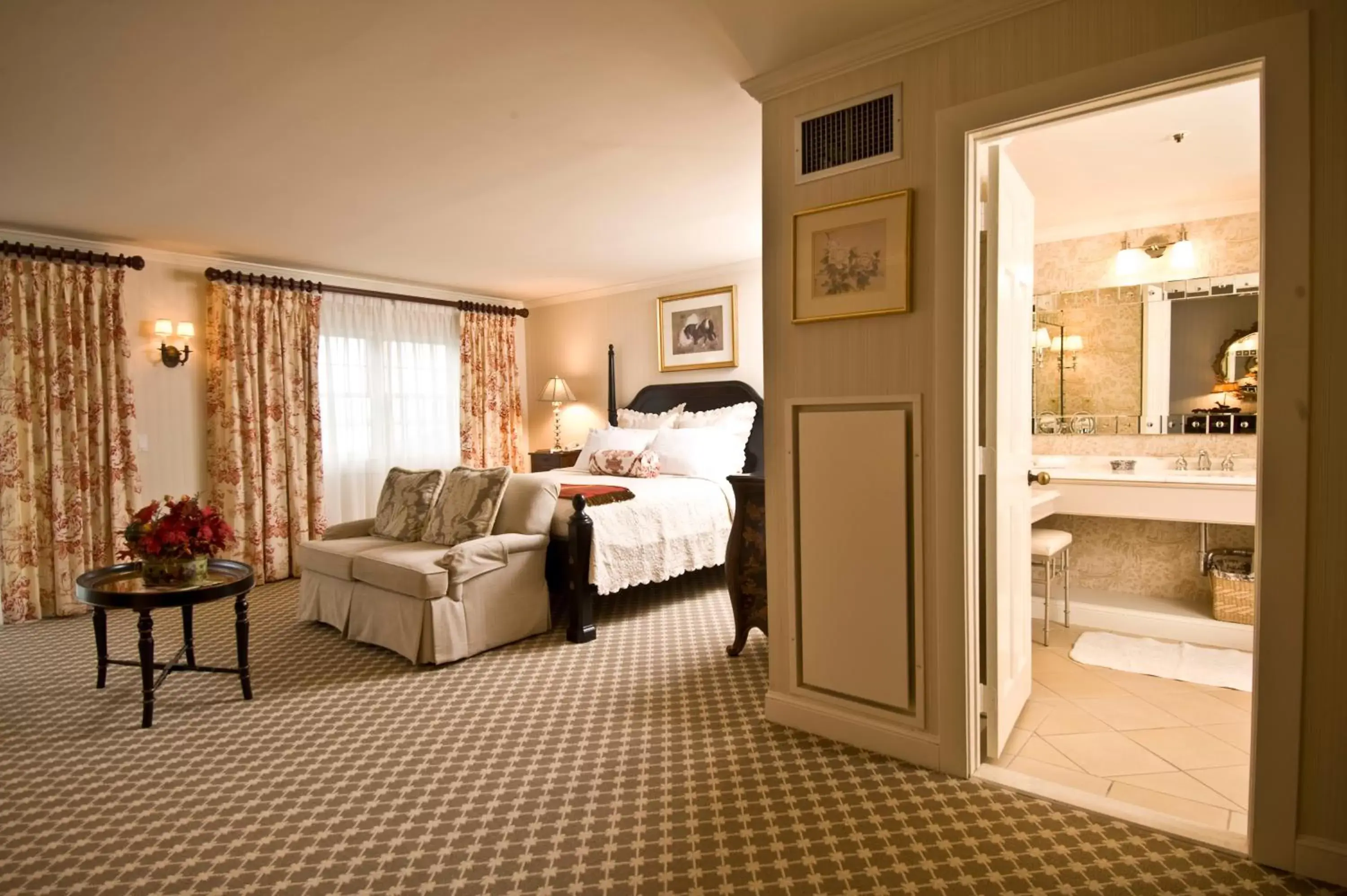 King Room with Garden View in Saybrook Point Resort & Marina King Room with Garden View in Saybrook Point Resort & Marina