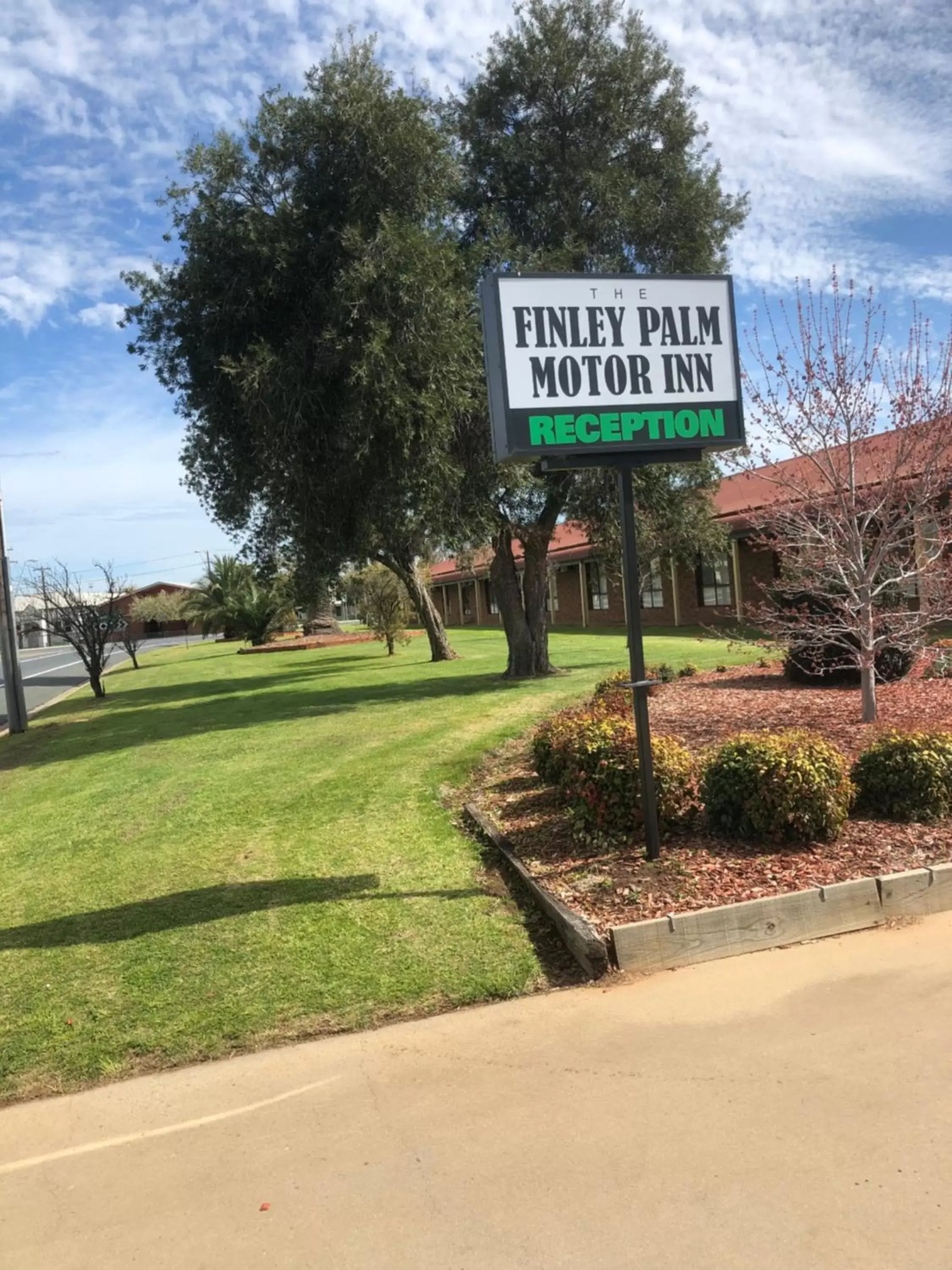 The Finley Palm Motor Inn The Finley Palm Motor Inn