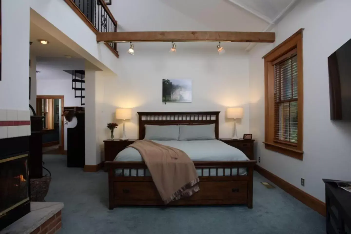 King Suite with Spa Bath in Riverboat Suites King Suite with Spa Bath in Riverboat Suites