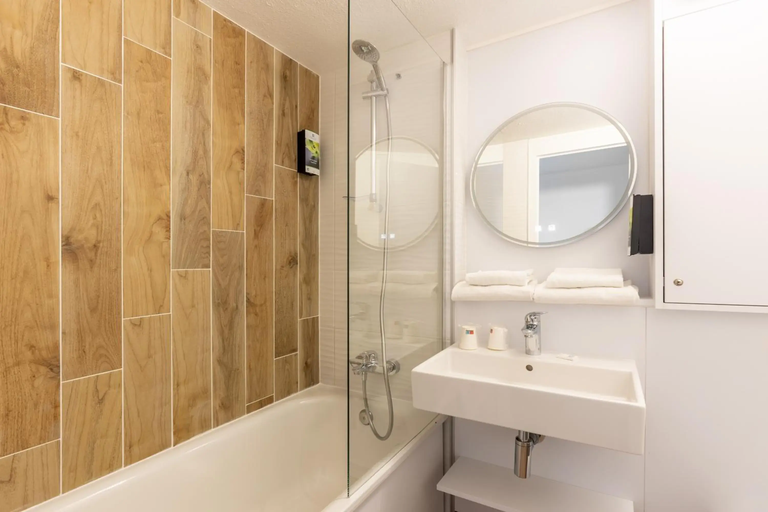 Comfort King Room in Sure Hotel by Best Western Plaisir Comfort King Room in Sure Hotel by Best Western Plaisir