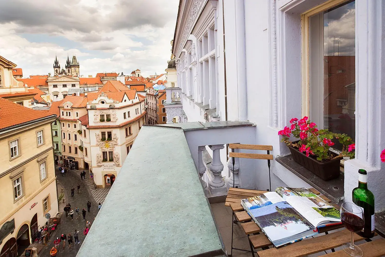 Two-Bedroom Apartment with Balcony in Royal Road Residence Two-Bedroom Apartment with Balcony in Royal Road Residence